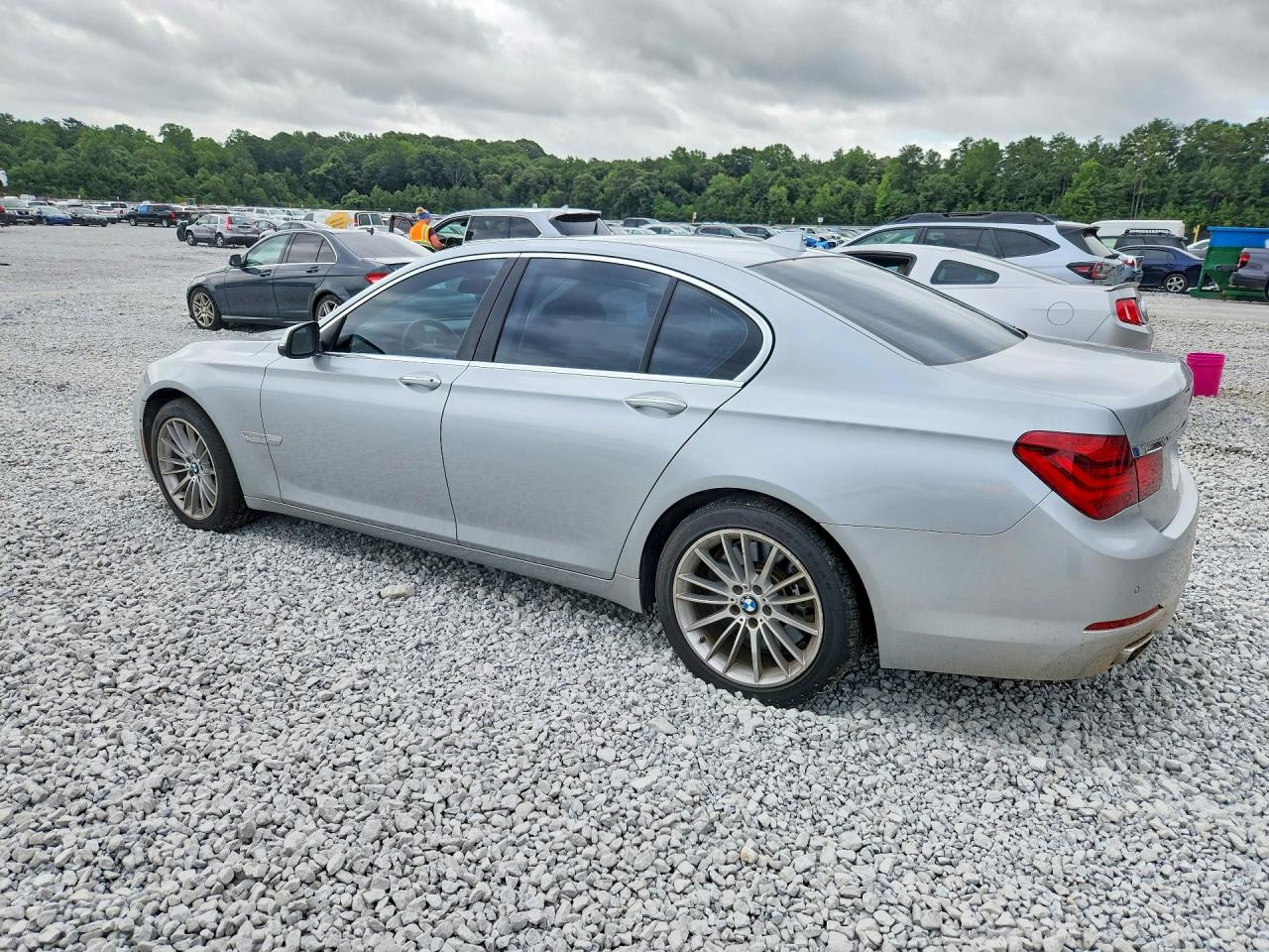 2013 Bmw 750 I Серебряный vin: WBAYA8C55DD228027