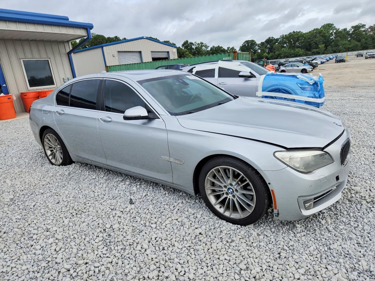 2013 Bmw 750 I Серебряный vin: WBAYA8C55DD228027