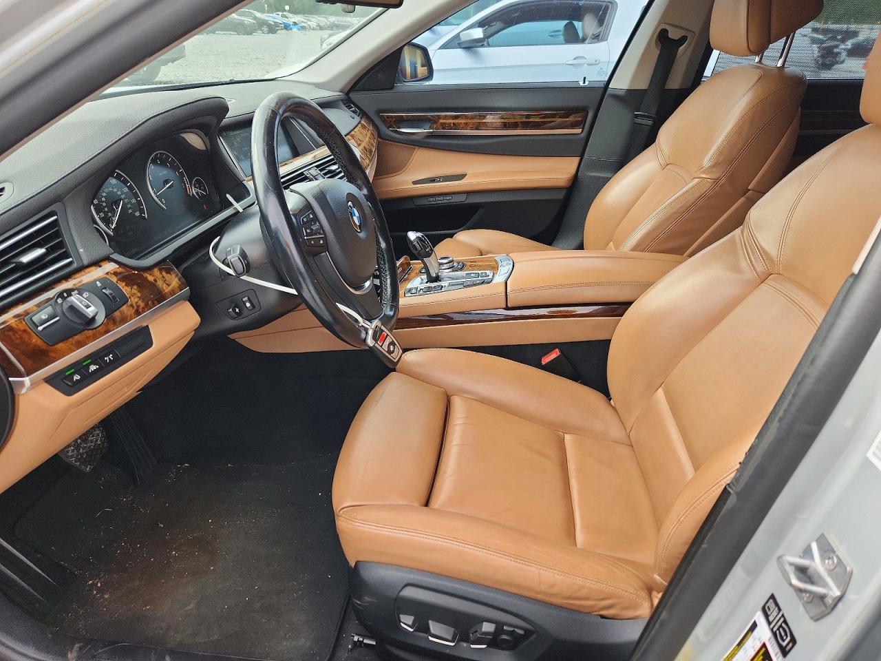 2013 Bmw 750 I Серебряный vin: WBAYA8C55DD228027