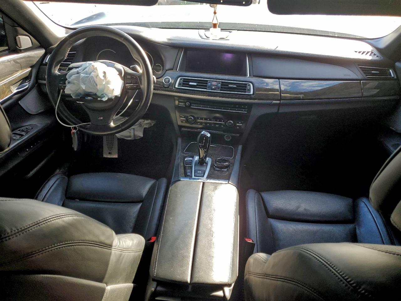 2015 Bmw 750 I Черный vin: WBAYA8C56FD825366