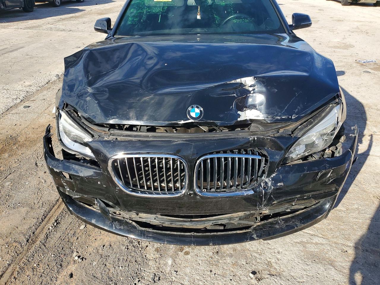 2015 Bmw 750 I Черный vin: WBAYA8C56FD825366