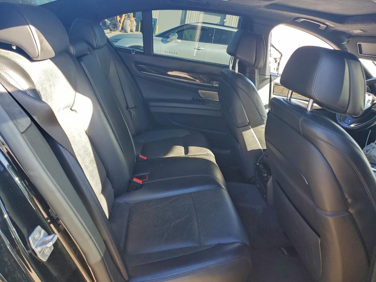 2015 Bmw 750 I Черный vin: WBAYA8C56FD825366