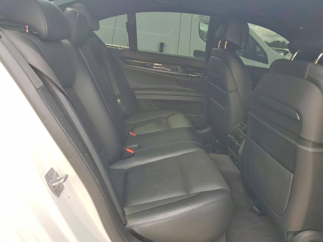 2015 Bmw 750 I White vin: WBAYA8C57FD825375