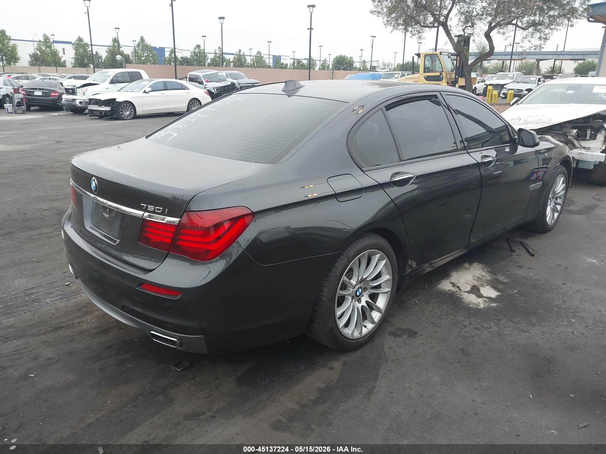 2015 Bmw 750i   Black vin: WBAYA8C57FGK19704