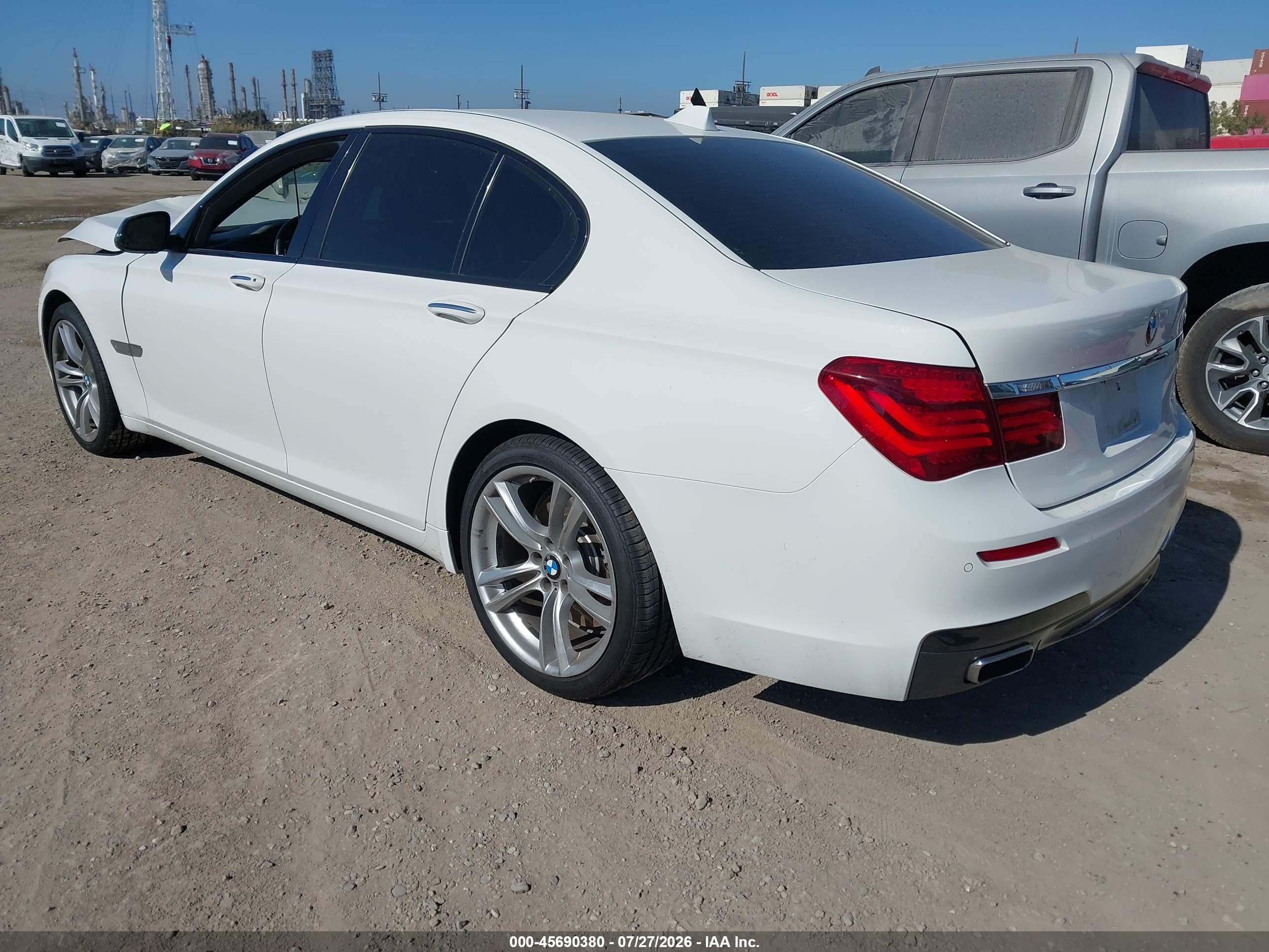 2015 Bmw 750i White vin: WBAYA8C5XFD825483