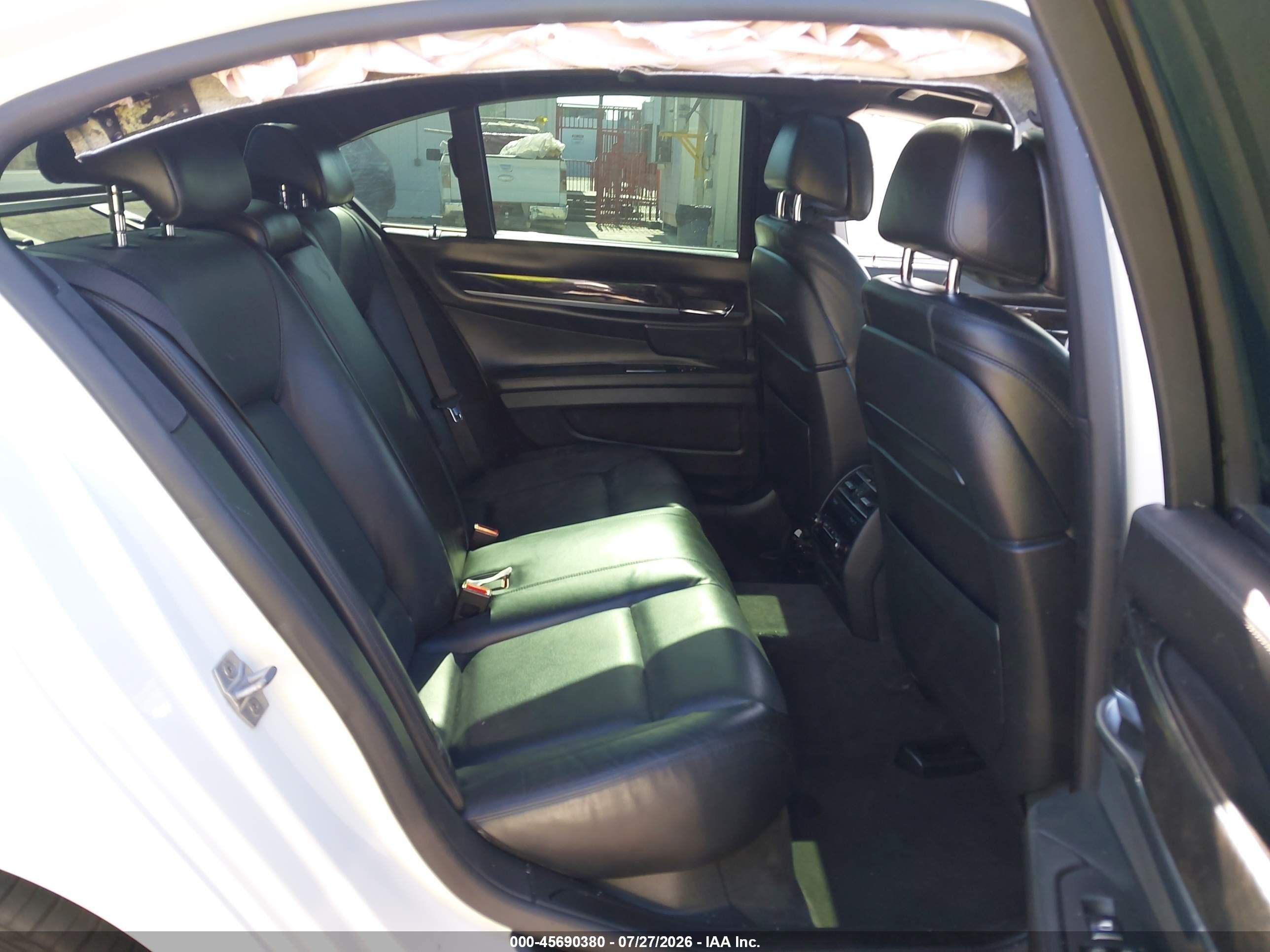 2015 Bmw 750i White vin: WBAYA8C5XFD825483