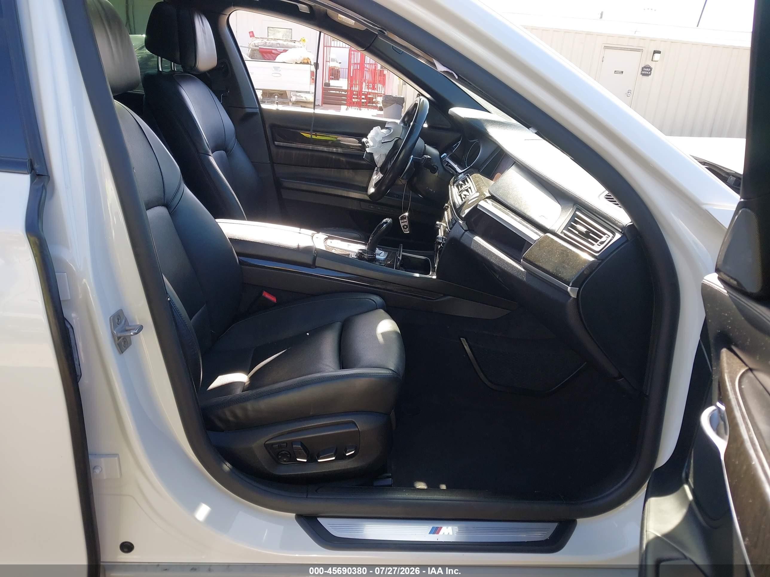 2015 Bmw 750i White vin: WBAYA8C5XFD825483