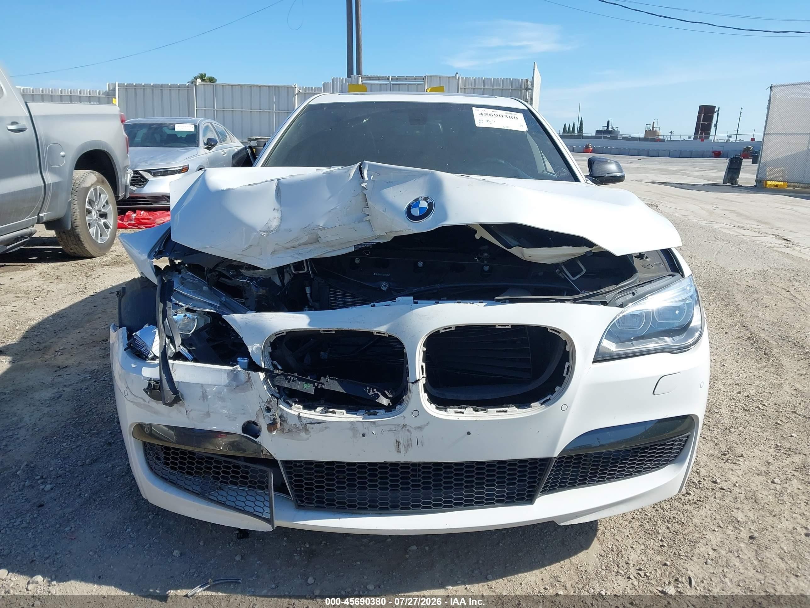 2015 Bmw 750i White vin: WBAYA8C5XFD825483