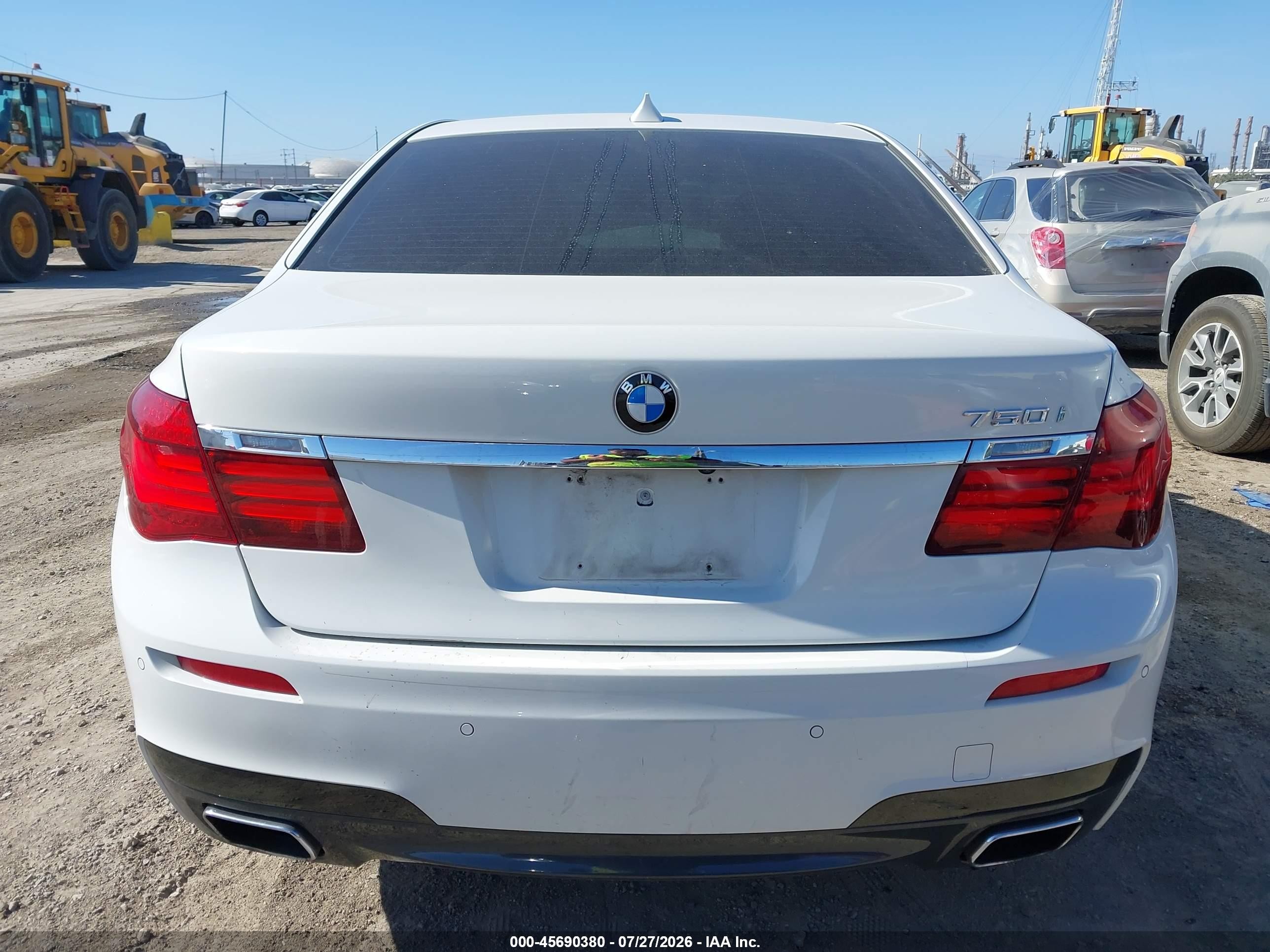 2015 Bmw 750i White vin: WBAYA8C5XFD825483