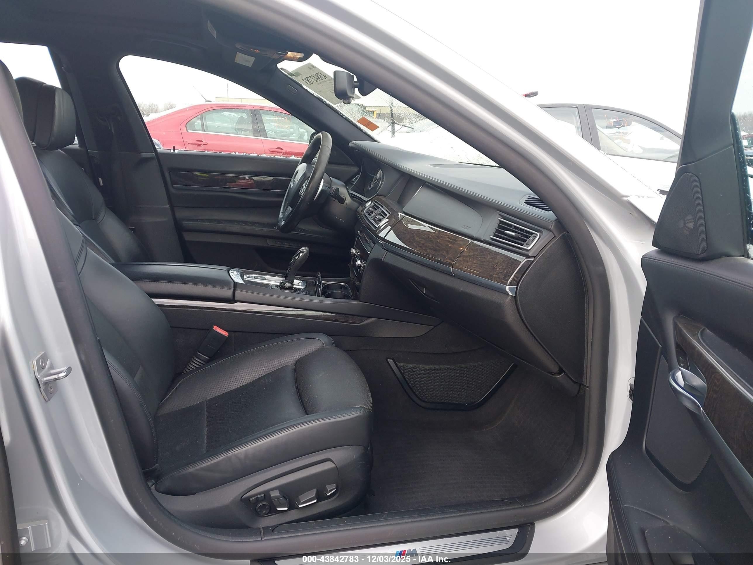 2013 Bmw 750i Xdrive Silver vin: WBAYB6C52DC998192