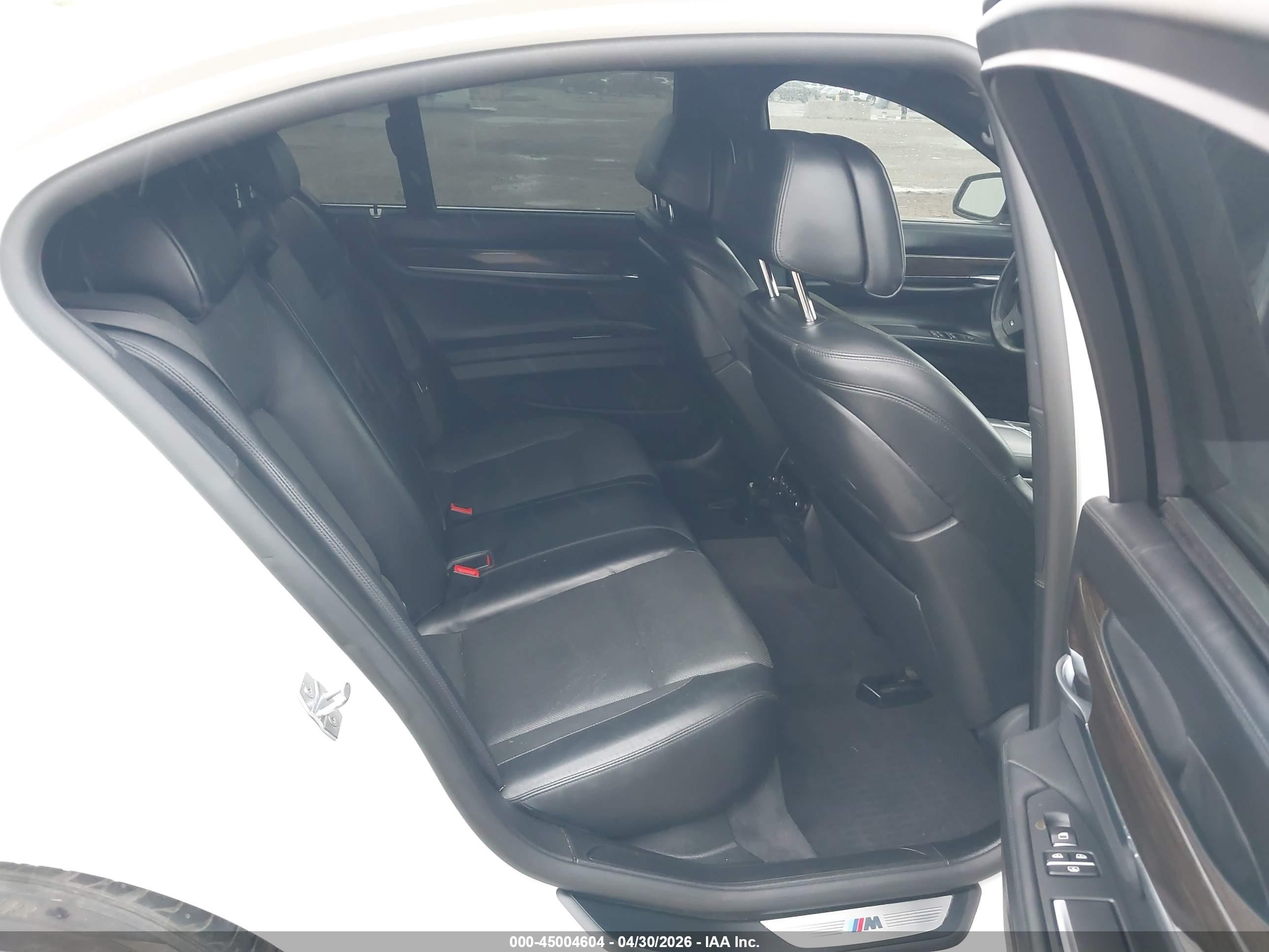 2013 Bmw 750i Xdrive White vin: WBAYB6C53DC998329