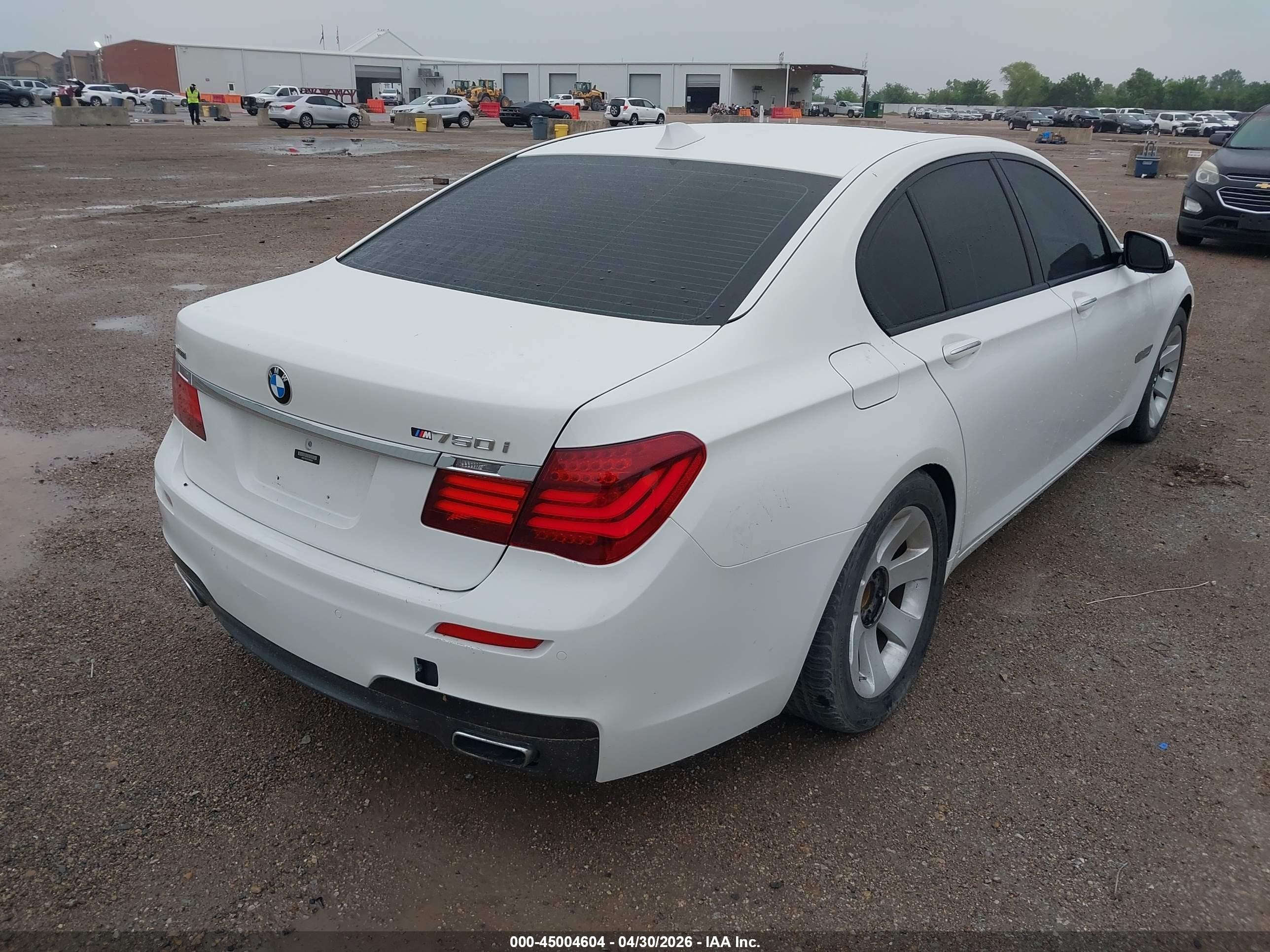 2013 Bmw 750i Xdrive White vin: WBAYB6C53DC998329