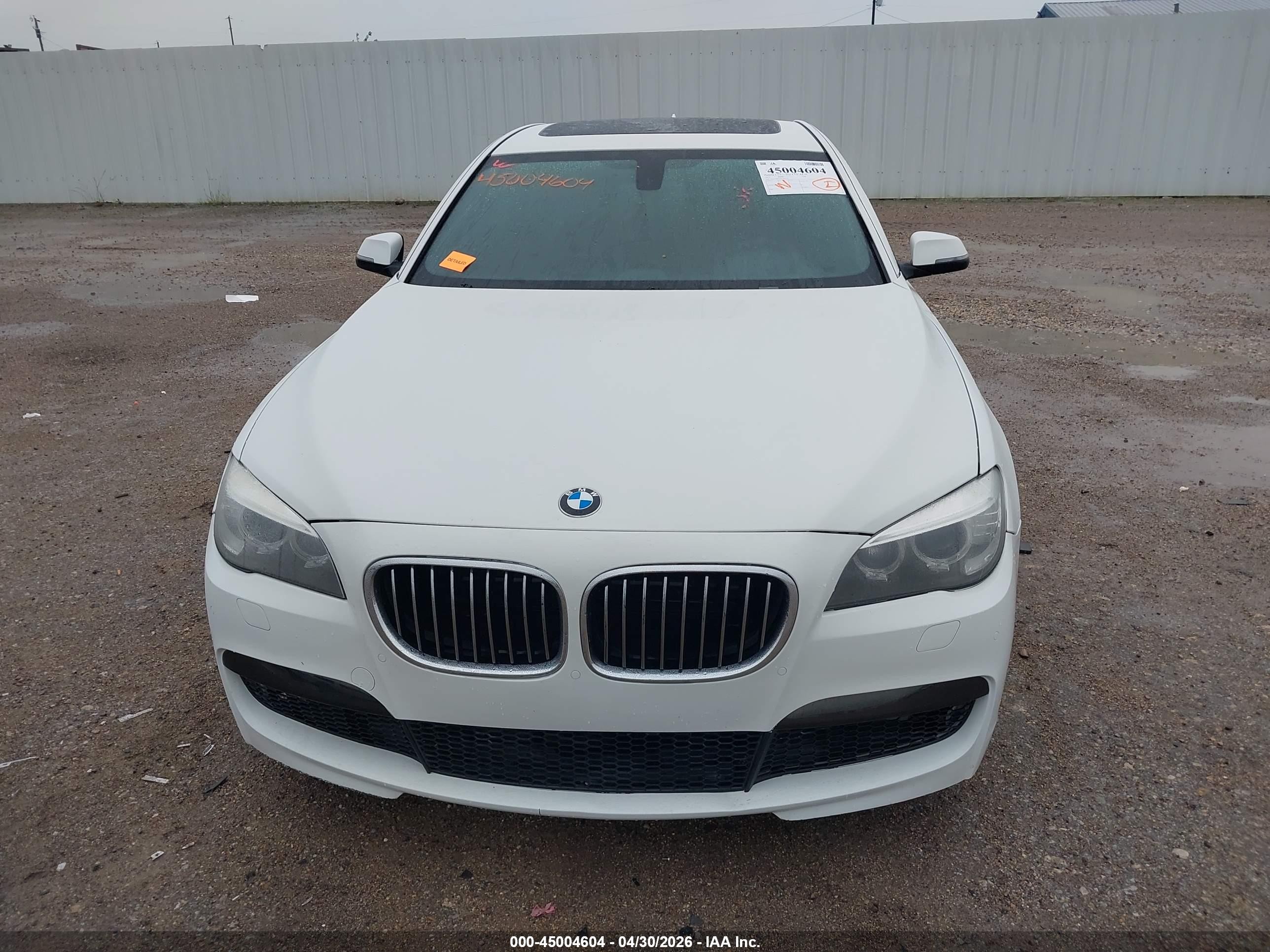 2013 Bmw 750i Xdrive White vin: WBAYB6C53DC998329