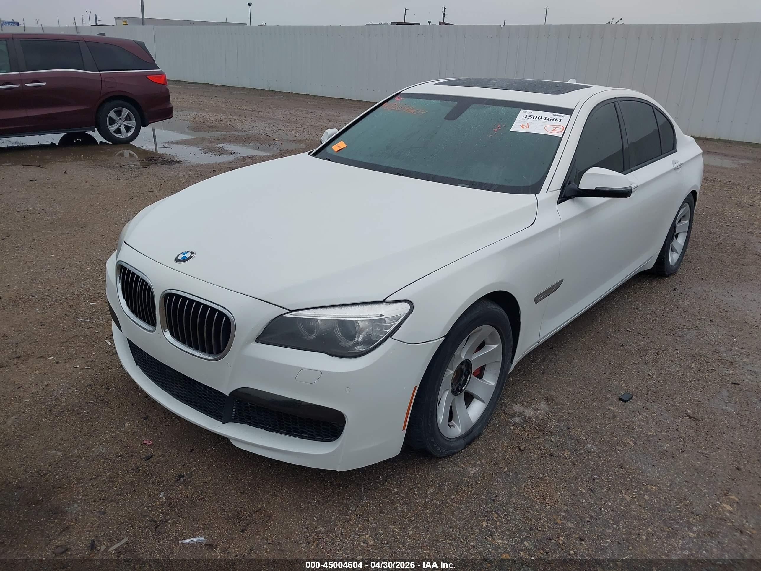 2013 Bmw 750i Xdrive White vin: WBAYB6C53DC998329