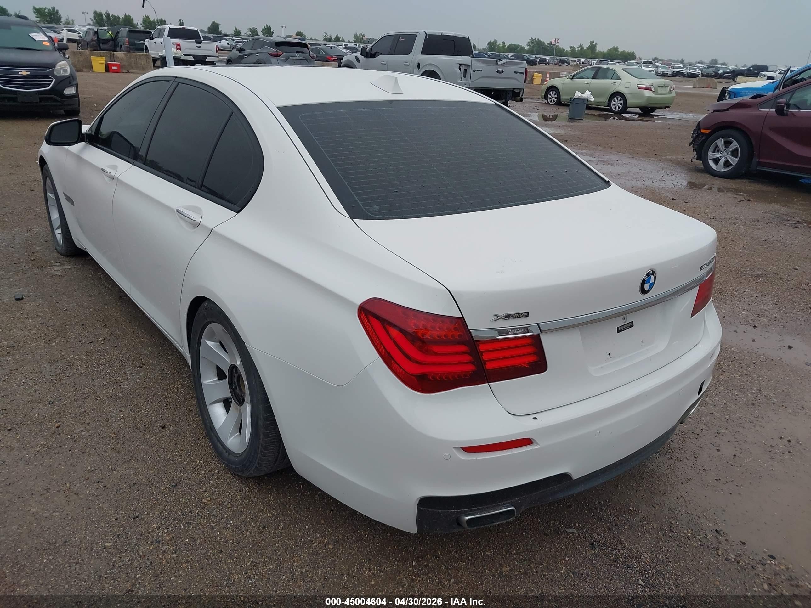 2013 Bmw 750i Xdrive White vin: WBAYB6C53DC998329