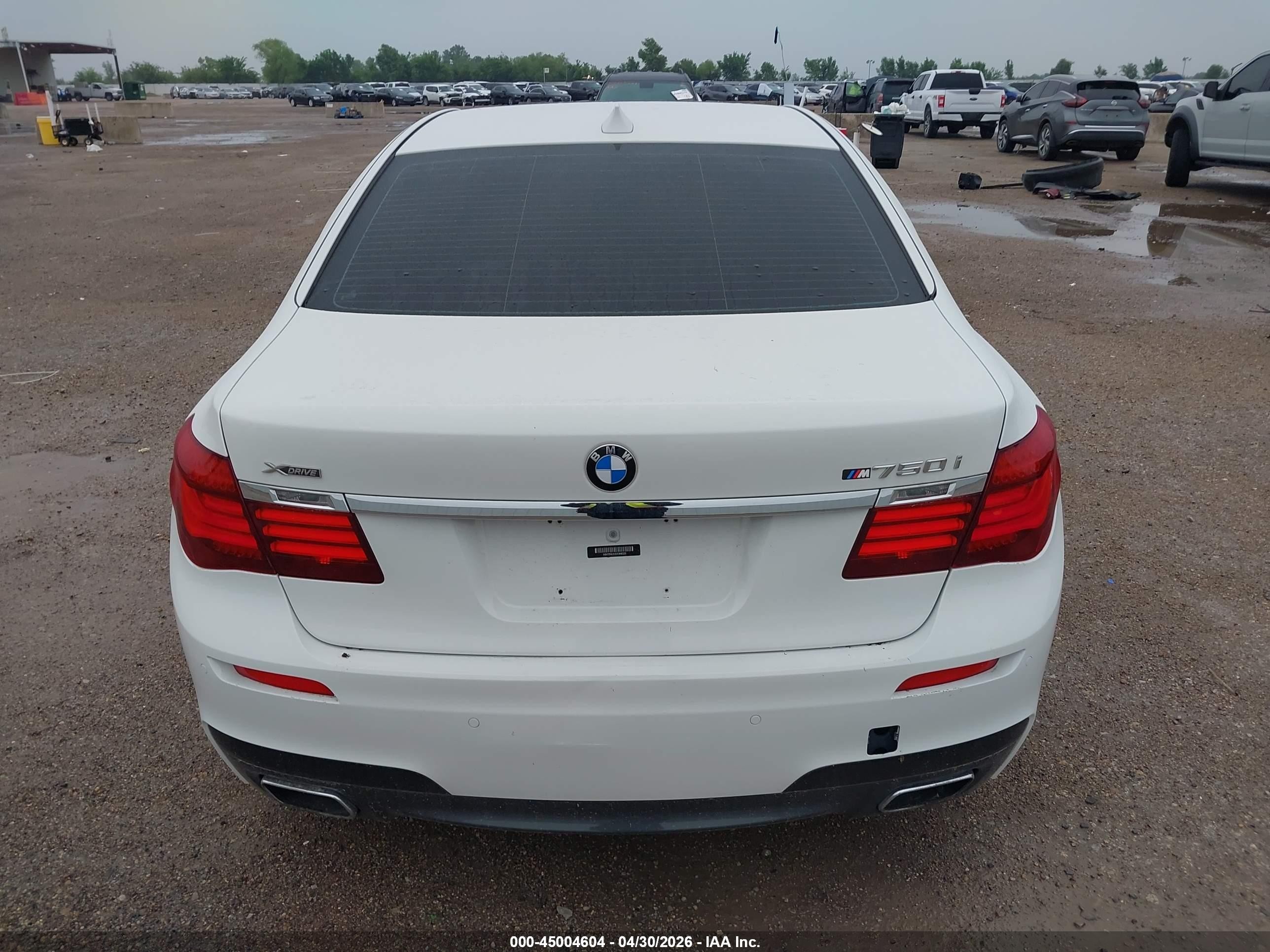 2013 Bmw 750i Xdrive White vin: WBAYB6C53DC998329