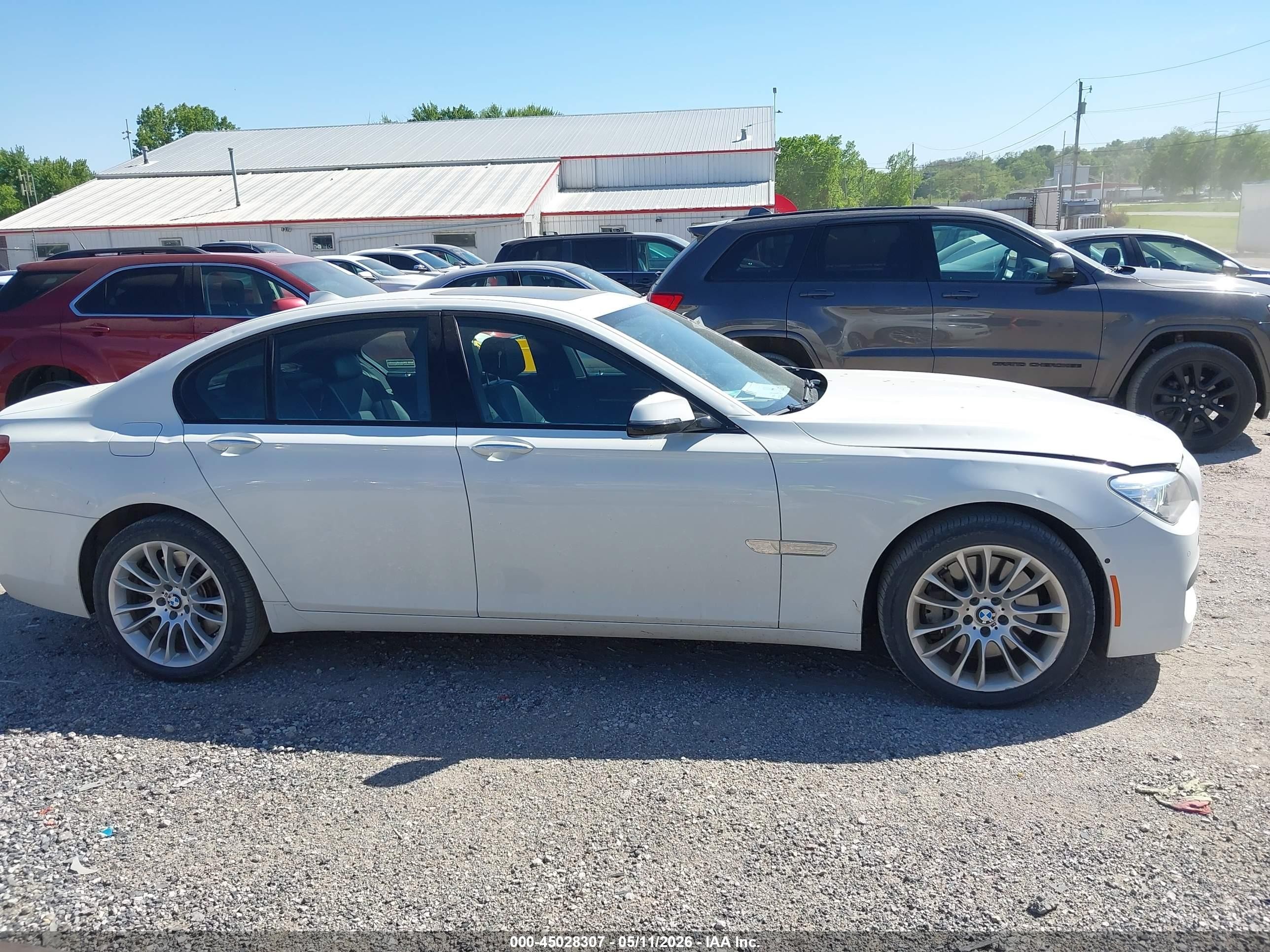 2014 Bmw 750i Xdrive Белый vin: WBAYB6C57ED224323