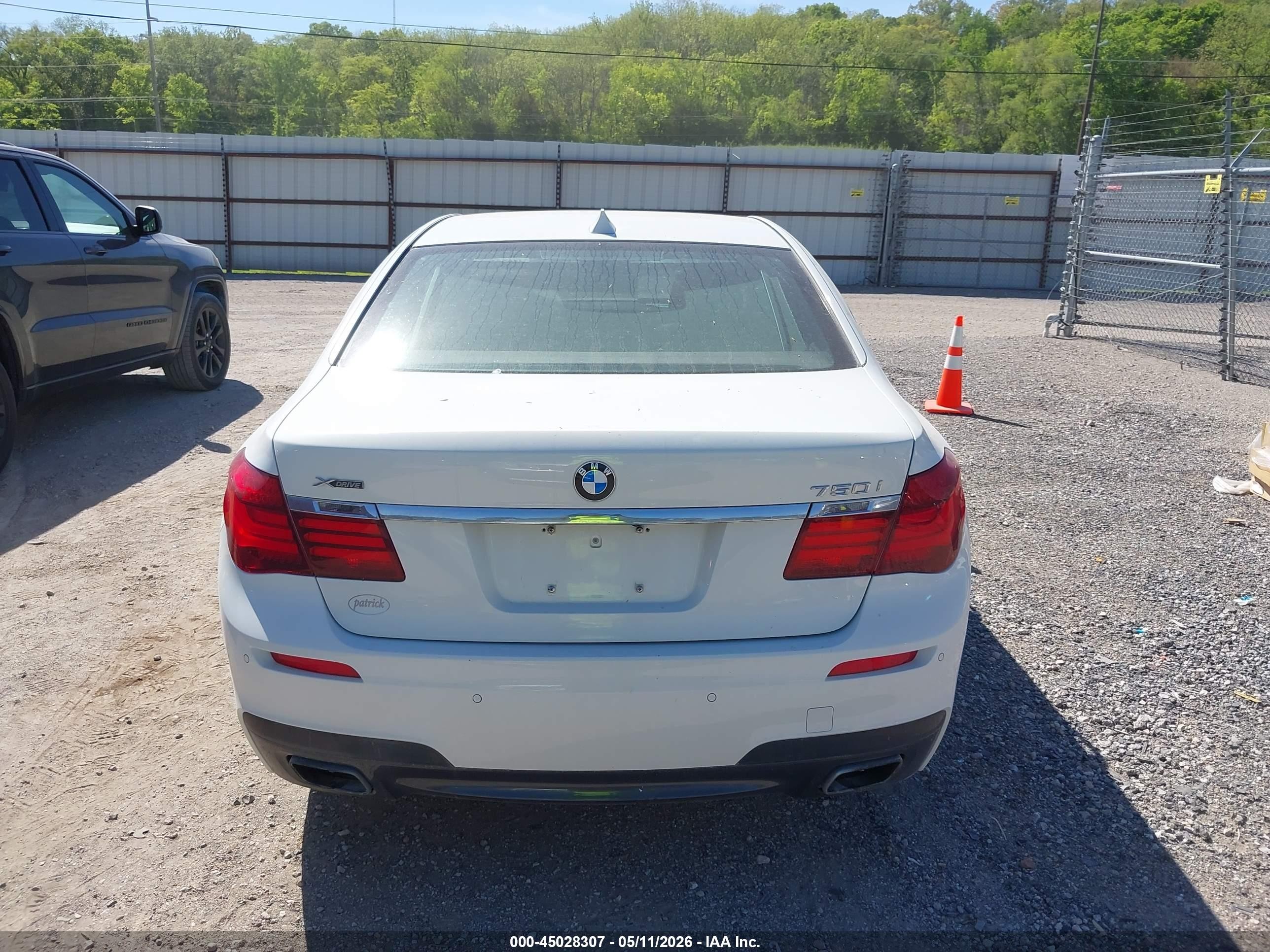 2014 Bmw 750i Xdrive Белый vin: WBAYB6C57ED224323
