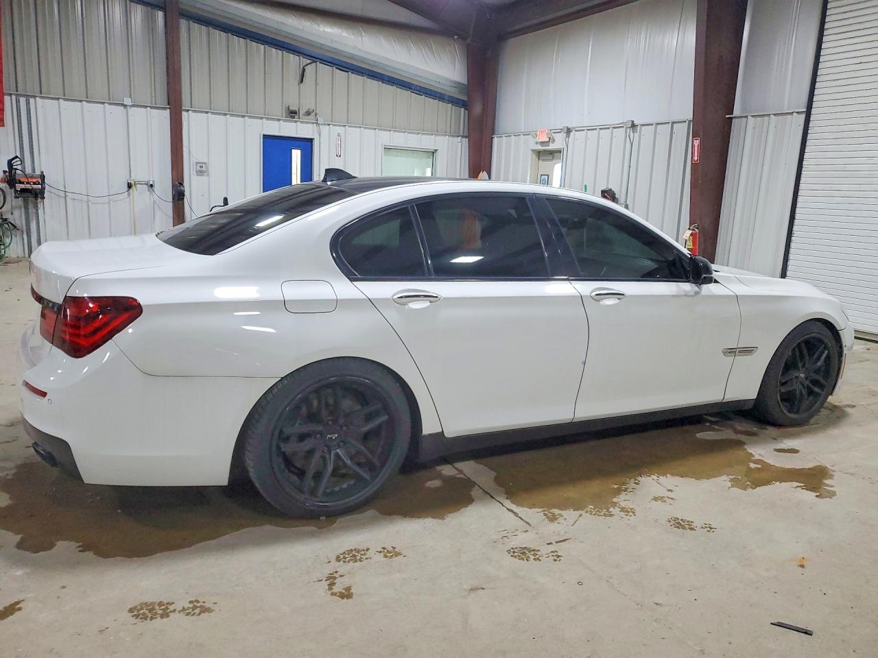 2015 Bmw 750 Xi White vin: WBAYB6C5XFG299257