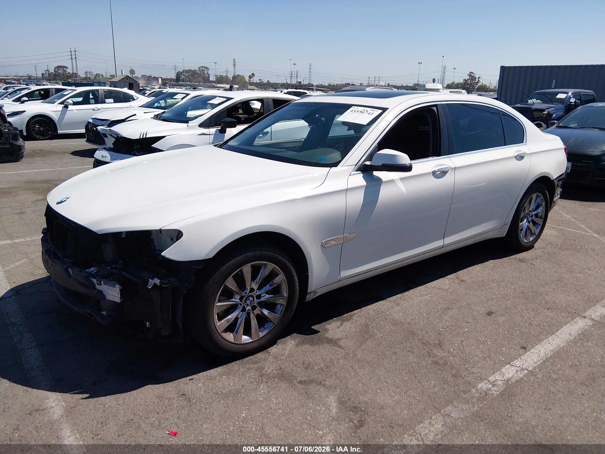 2013 Bmw 740li Белый vin: WBAYE4C52DD136869