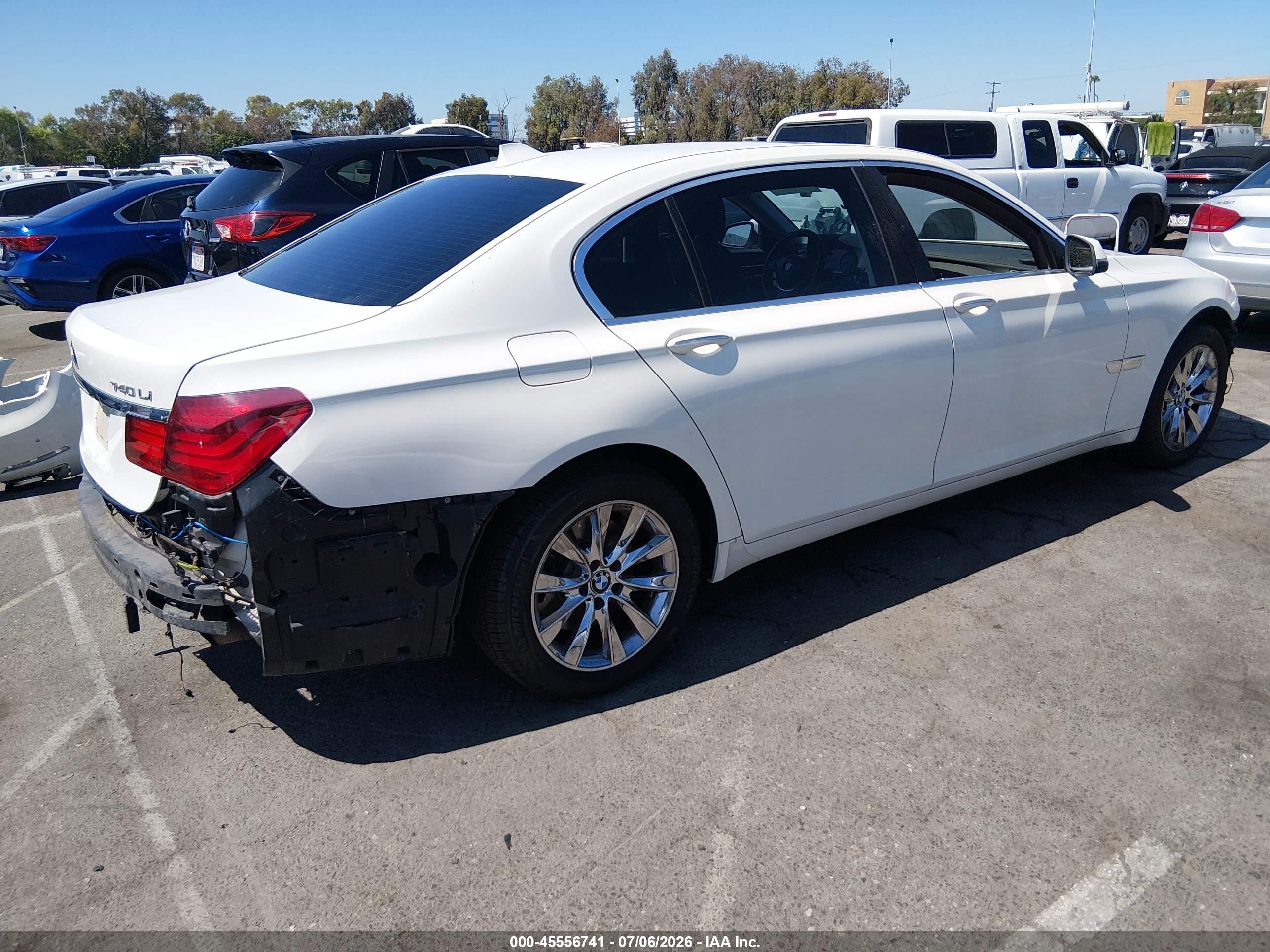 2013 Bmw 740li Белый vin: WBAYE4C52DD136869