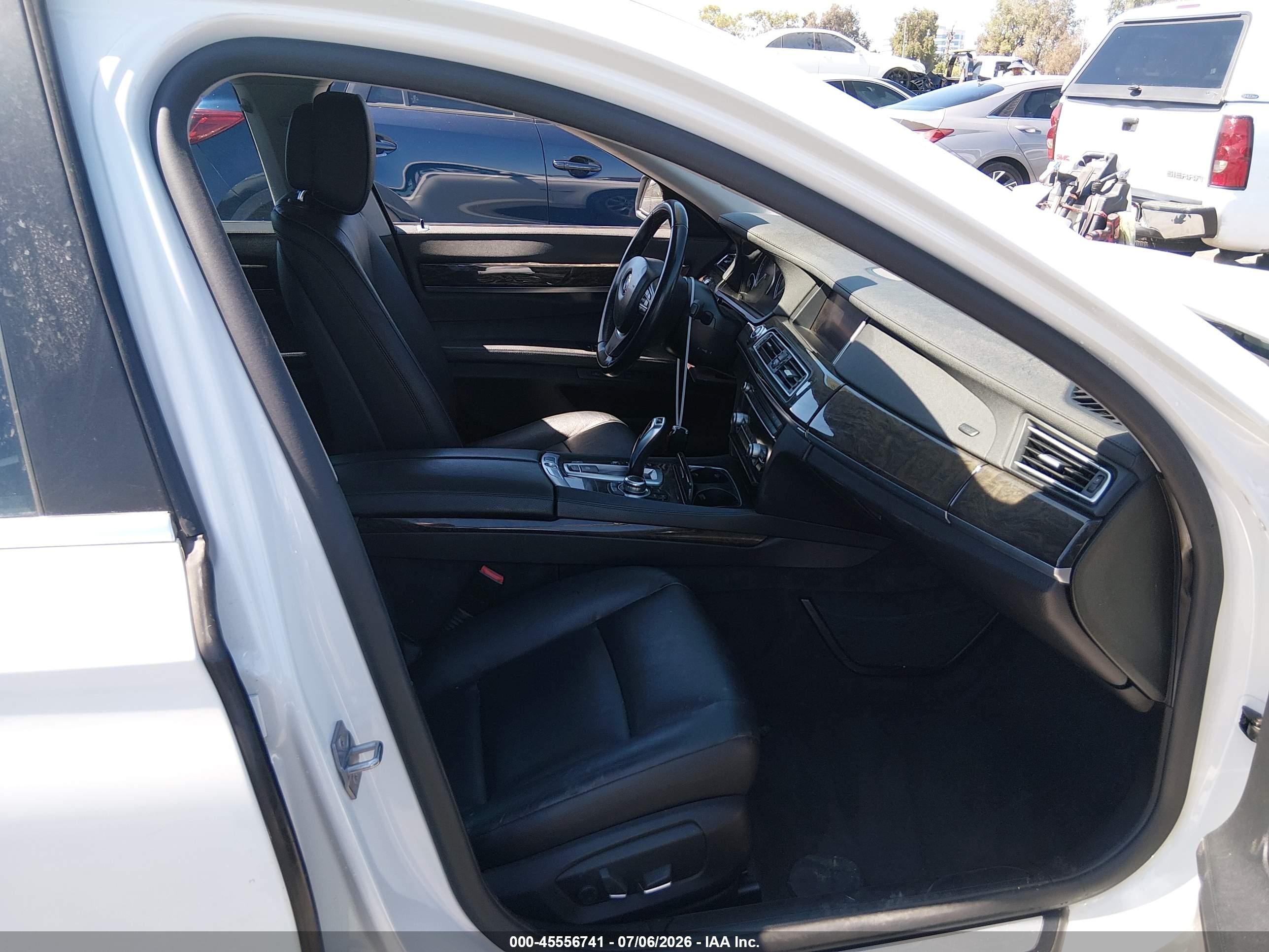 2013 Bmw 740li Белый vin: WBAYE4C52DD136869