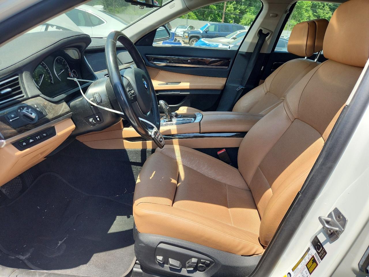 2013 Bmw 740 Li Белый vin: WBAYE4C52DD137066