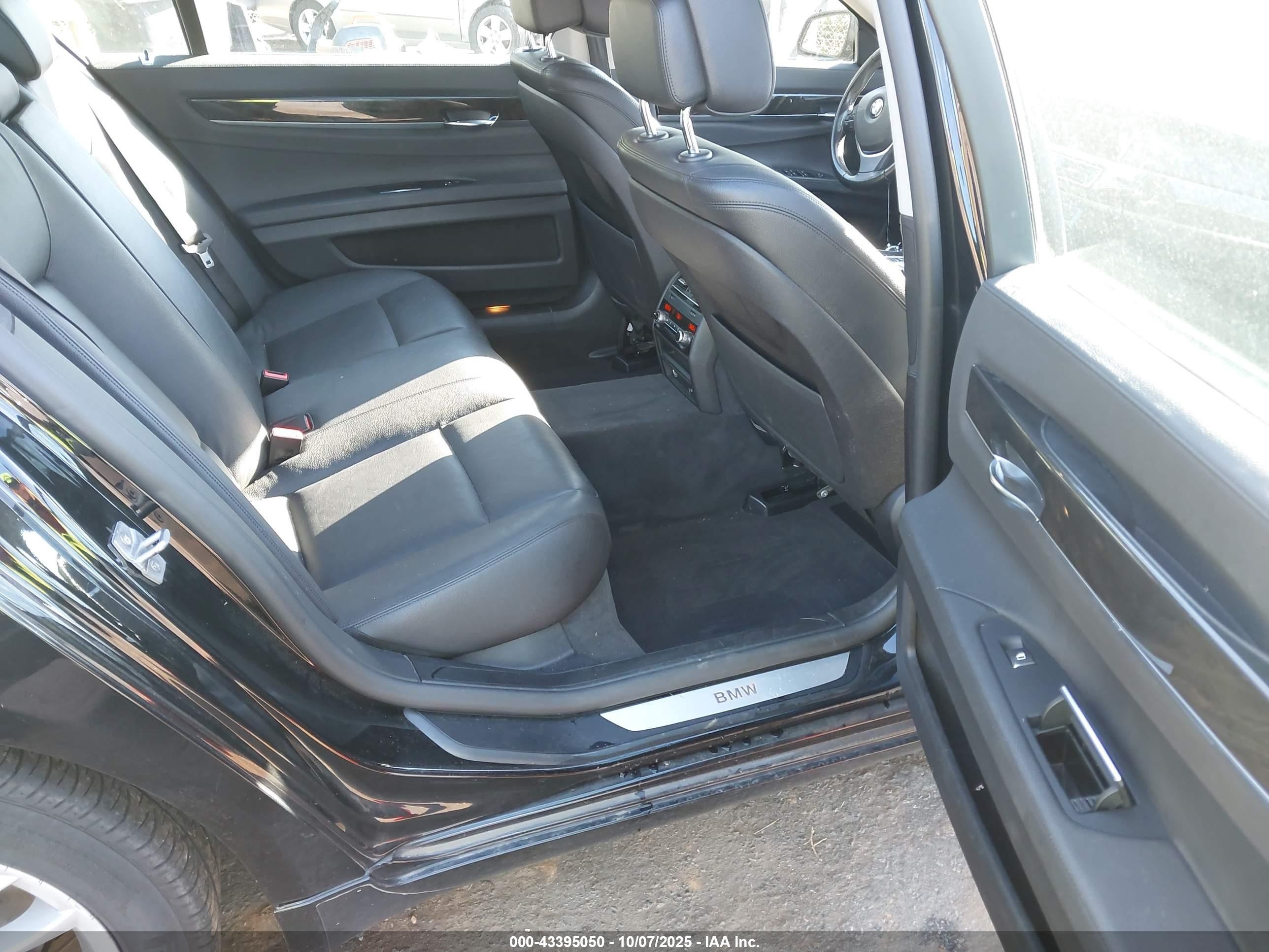 2015 Bmw 740li   Black vin: WBAYE4C55FD947004