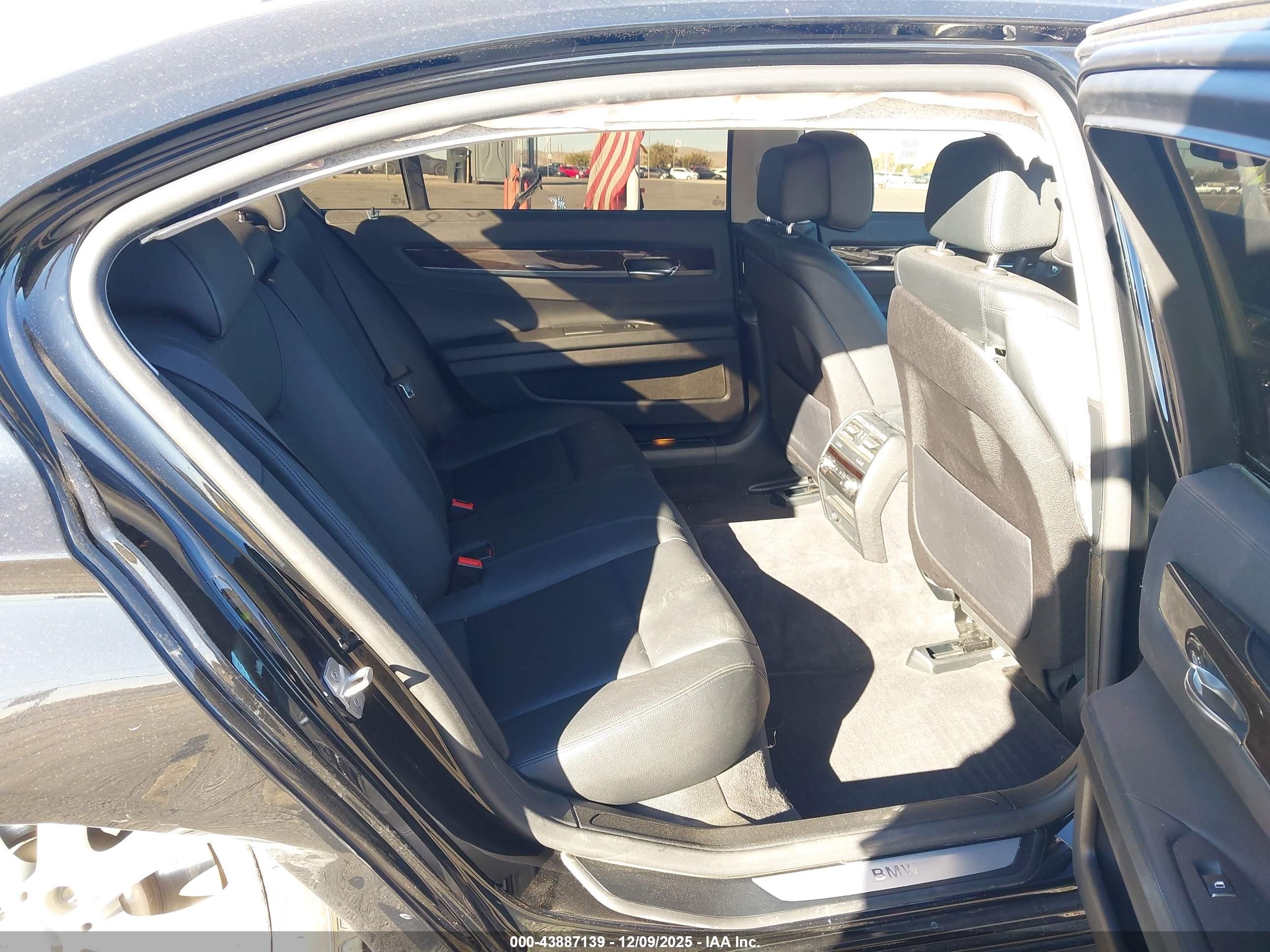 2014 Bmw 740li   Black vin: WBAYE4C57ED138277