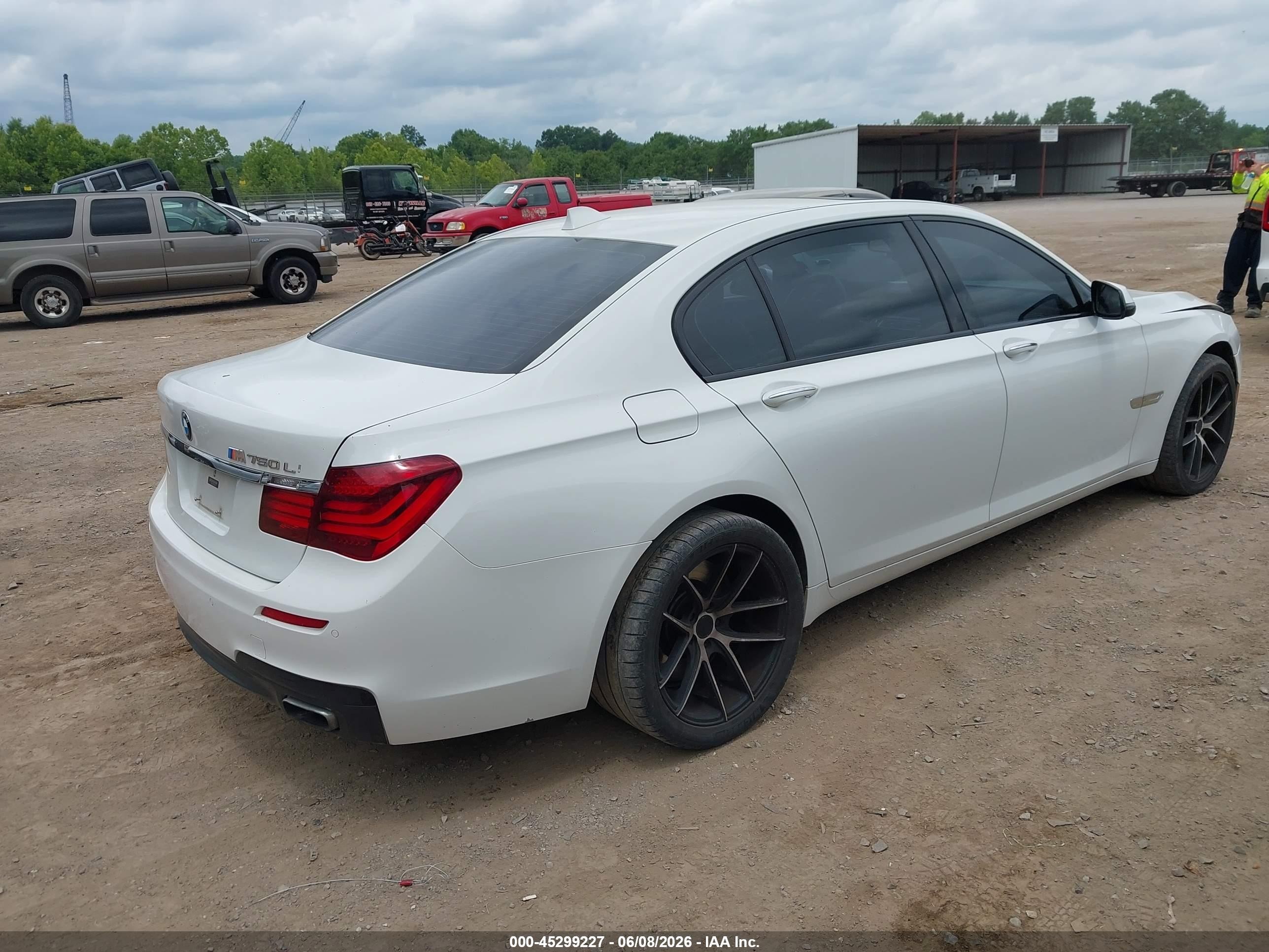 2013 Bmw 750li   Белый vin: WBAYE8C51DD133243
