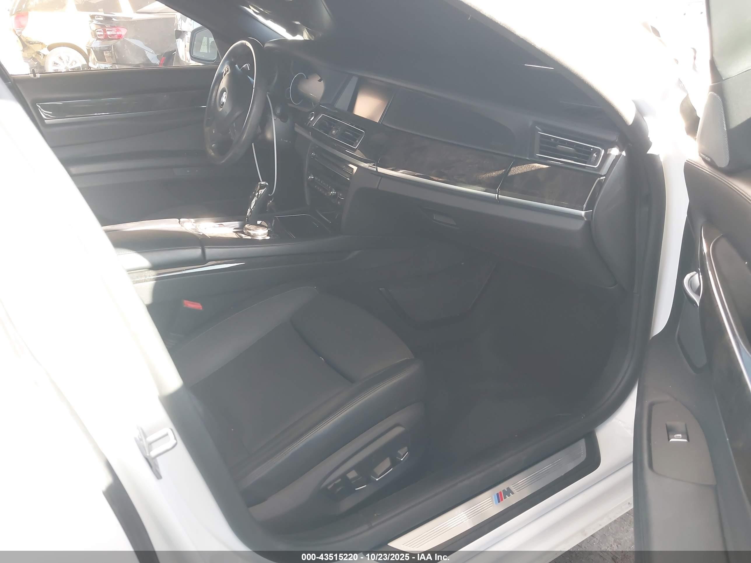2014 Bmw Alpina B7   Белый vin: WBAYE8C51ED135298