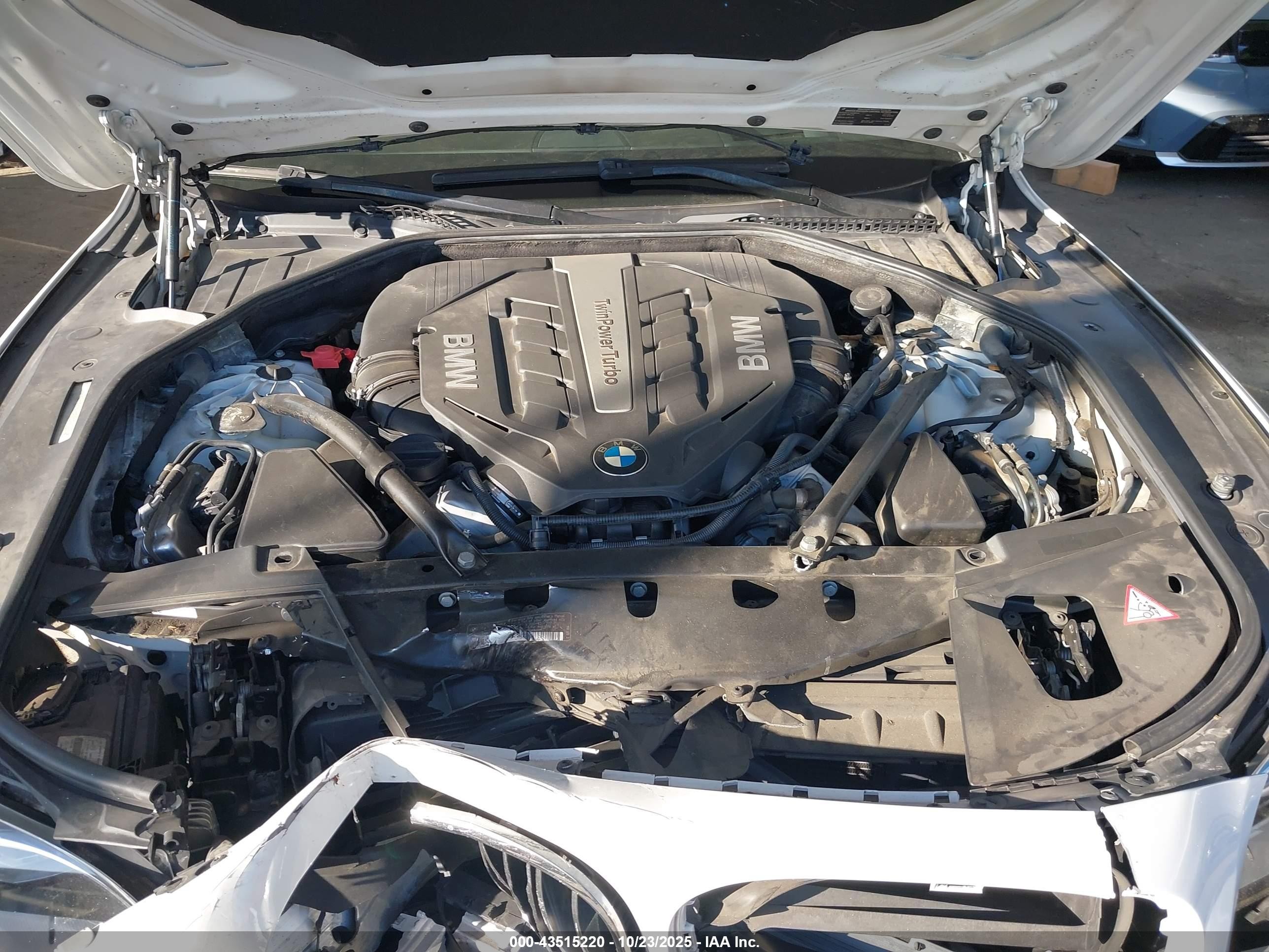 2014 Bmw Alpina B7   Белый vin: WBAYE8C51ED135298