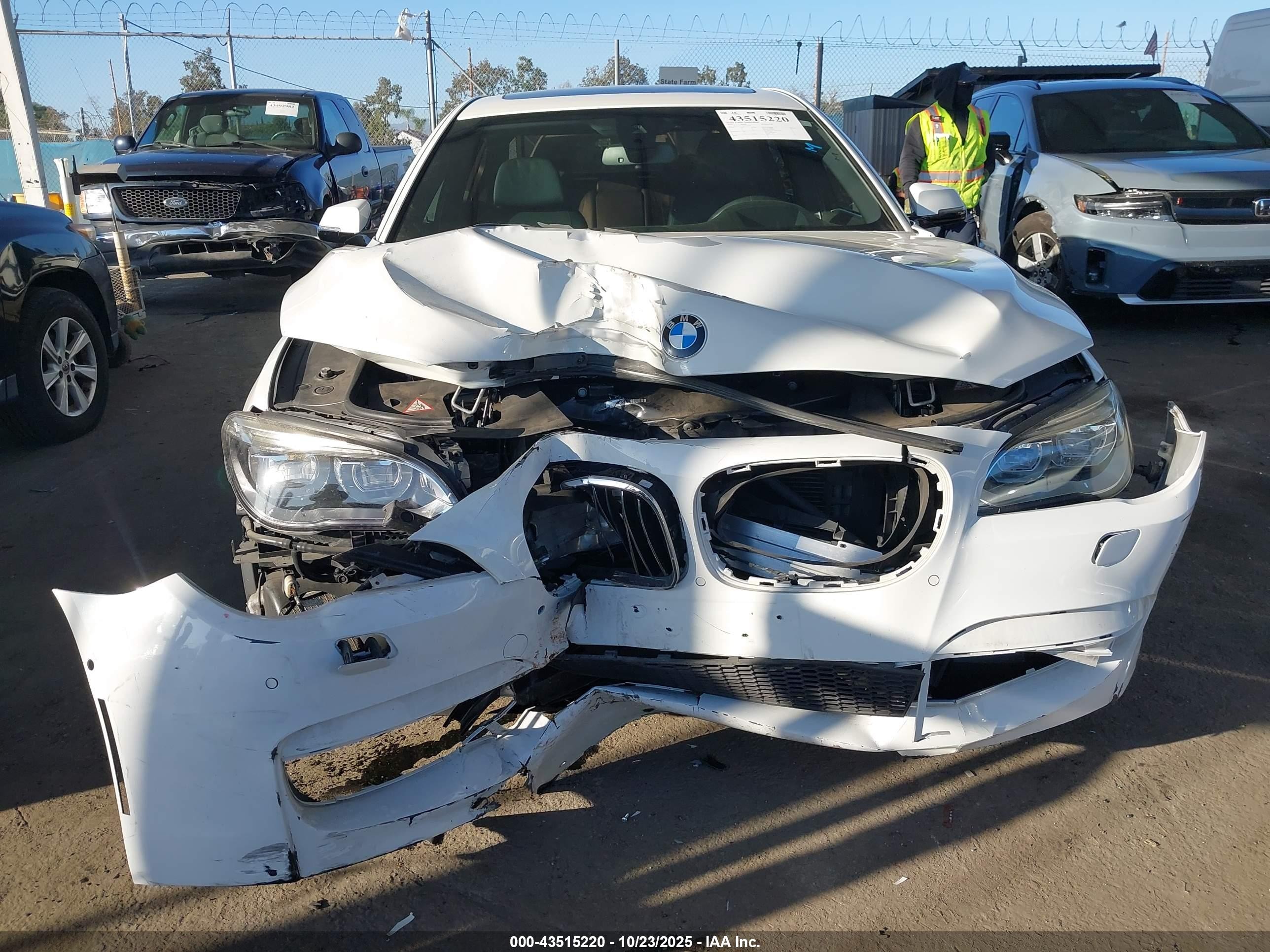 2014 Bmw Alpina B7   Белый vin: WBAYE8C51ED135298
