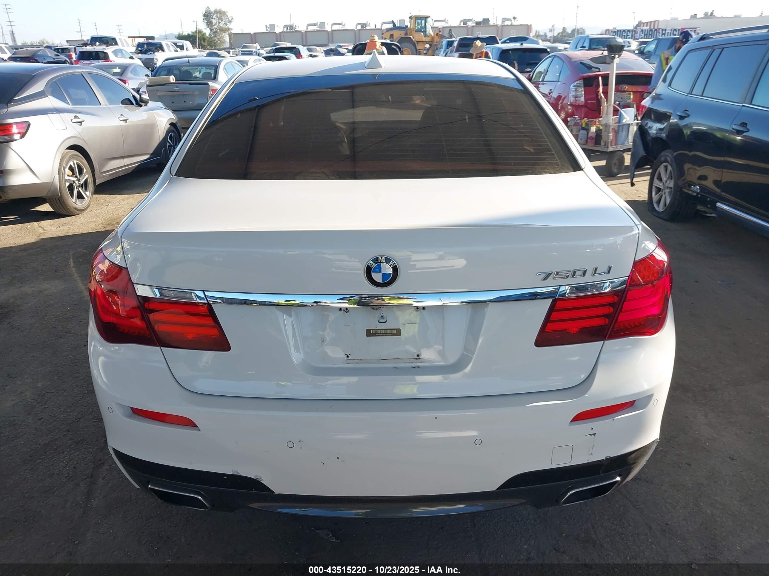 2014 Bmw Alpina B7   Белый vin: WBAYE8C51ED135298