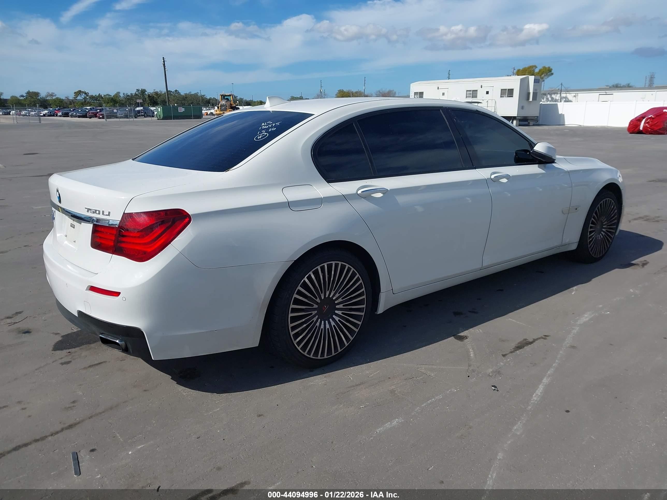 2014 Bmw Alpina B7   White vin: WBAYE8C52ED136475