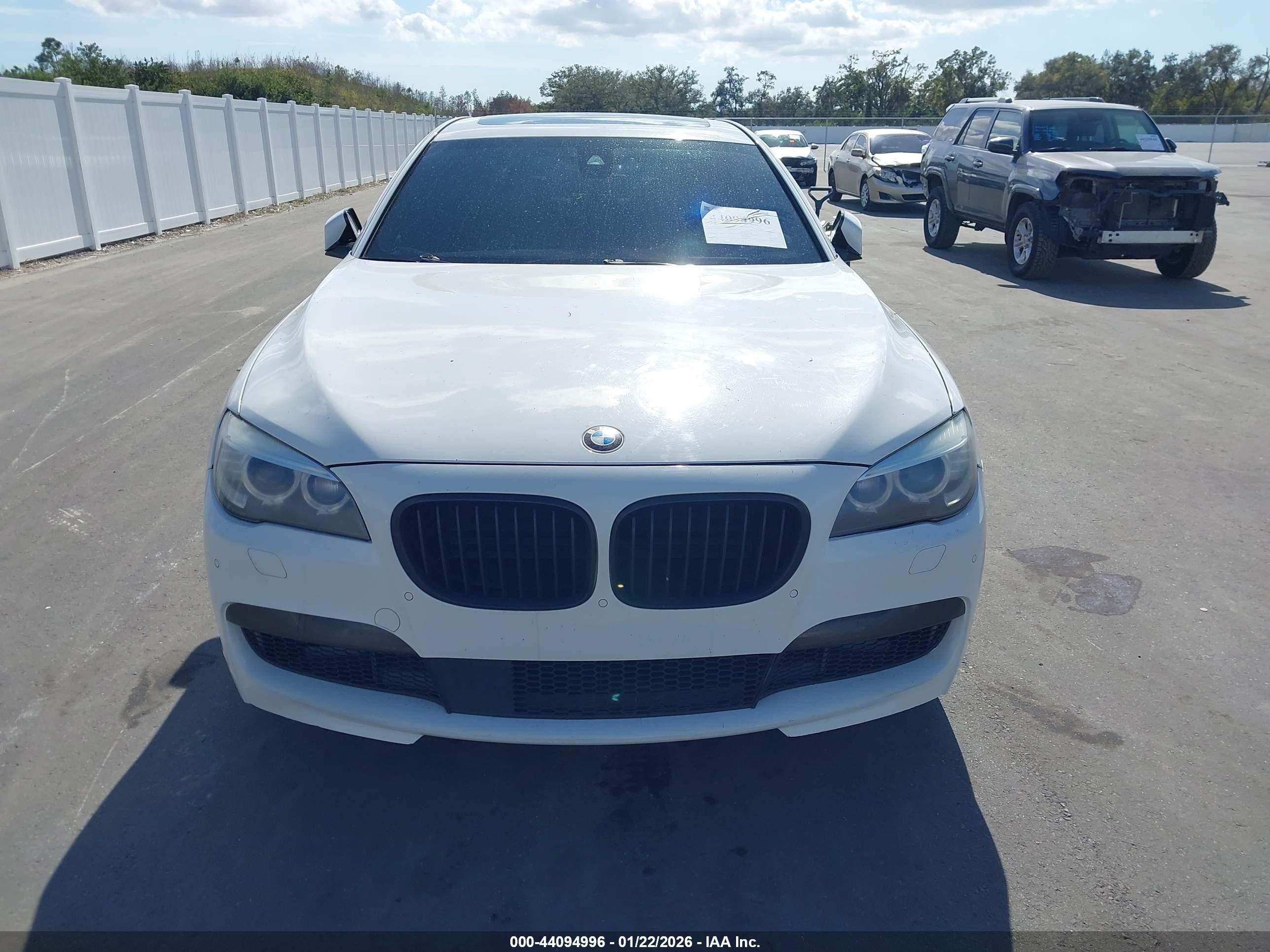 2014 Bmw Alpina B7   White vin: WBAYE8C52ED136475