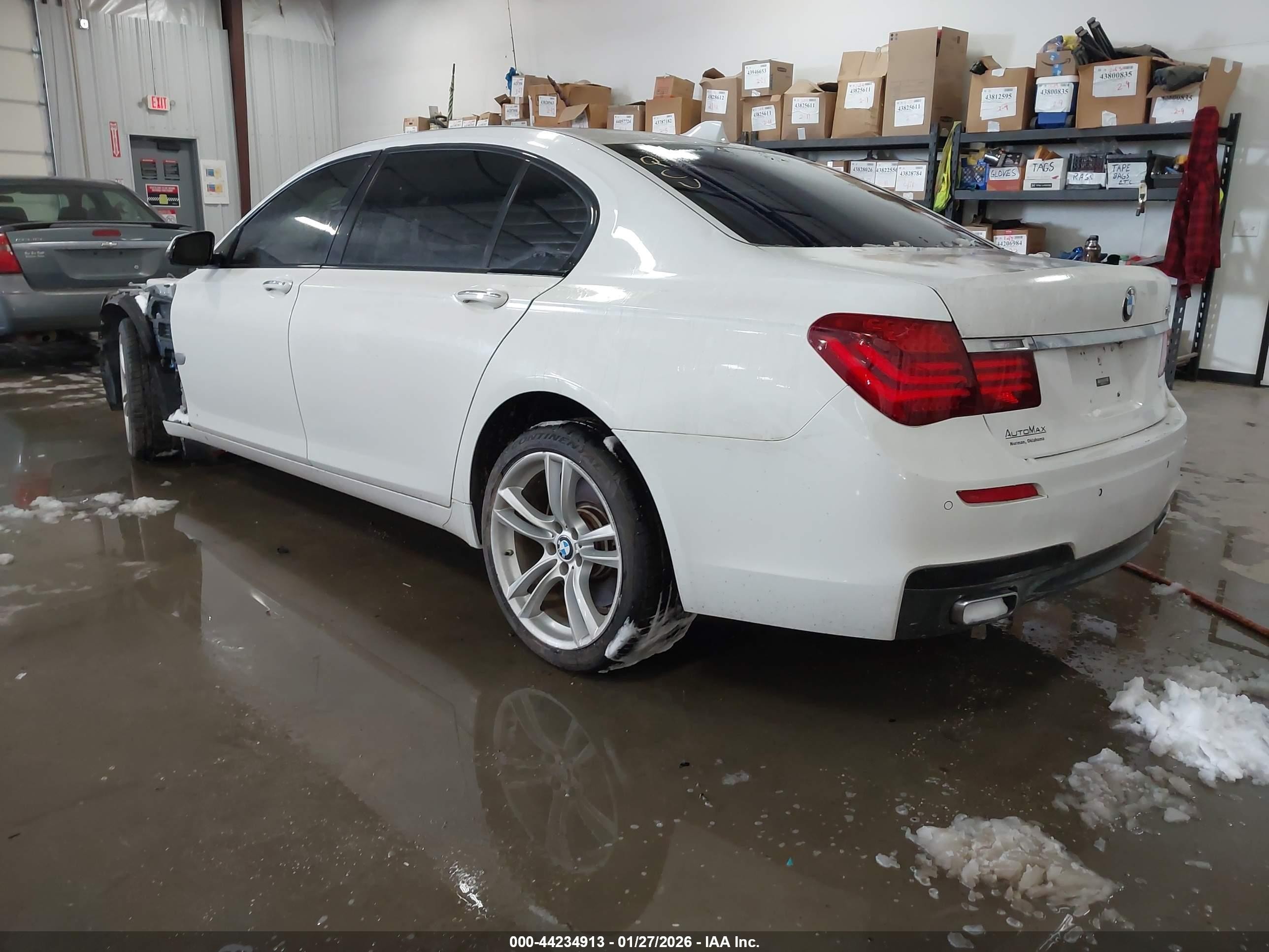 2015 Bmw 750li   White vin: WBAYE8C52FD781788