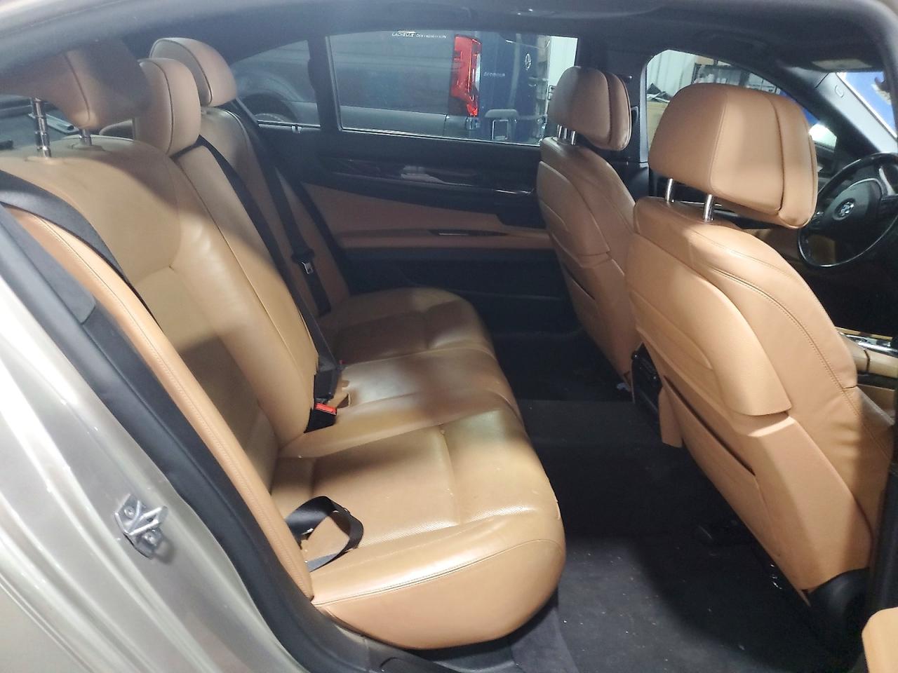 2015 Bmw 7 Series Beige vin: WBAYE8C53FD780939