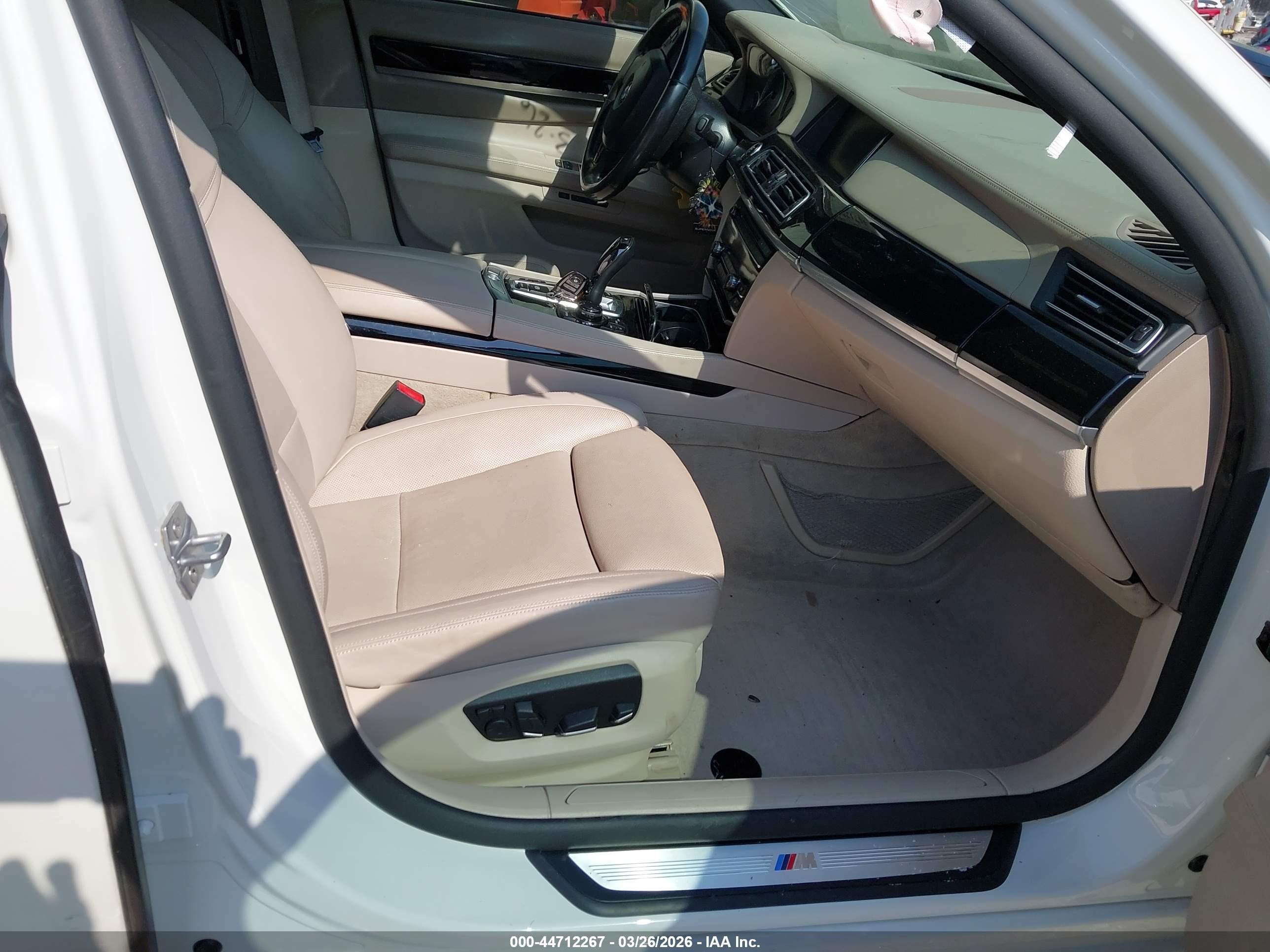 2013 Bmw 750li   White vin: WBAYE8C55DD133603