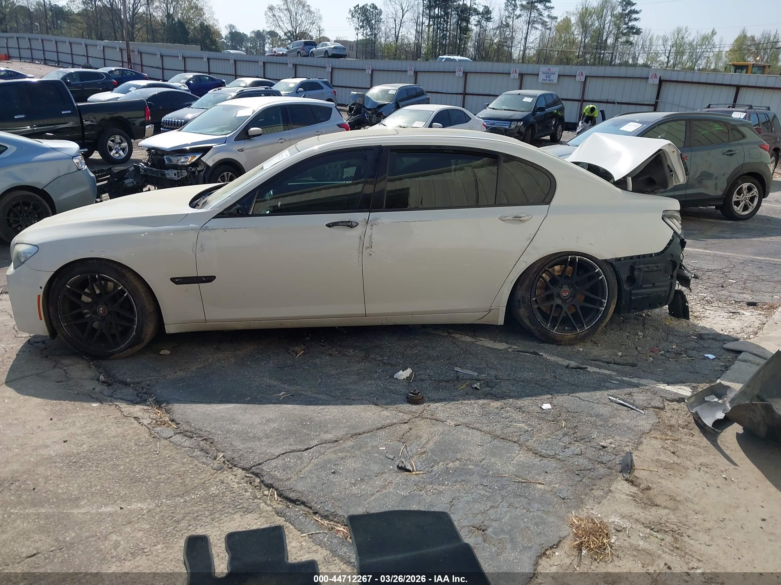 2013 Bmw 750li   White vin: WBAYE8C55DD133603