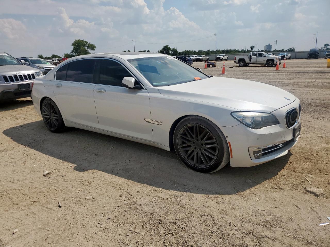 2013 Bmw 750 Li White vin: WBAYE8C55DDE22063