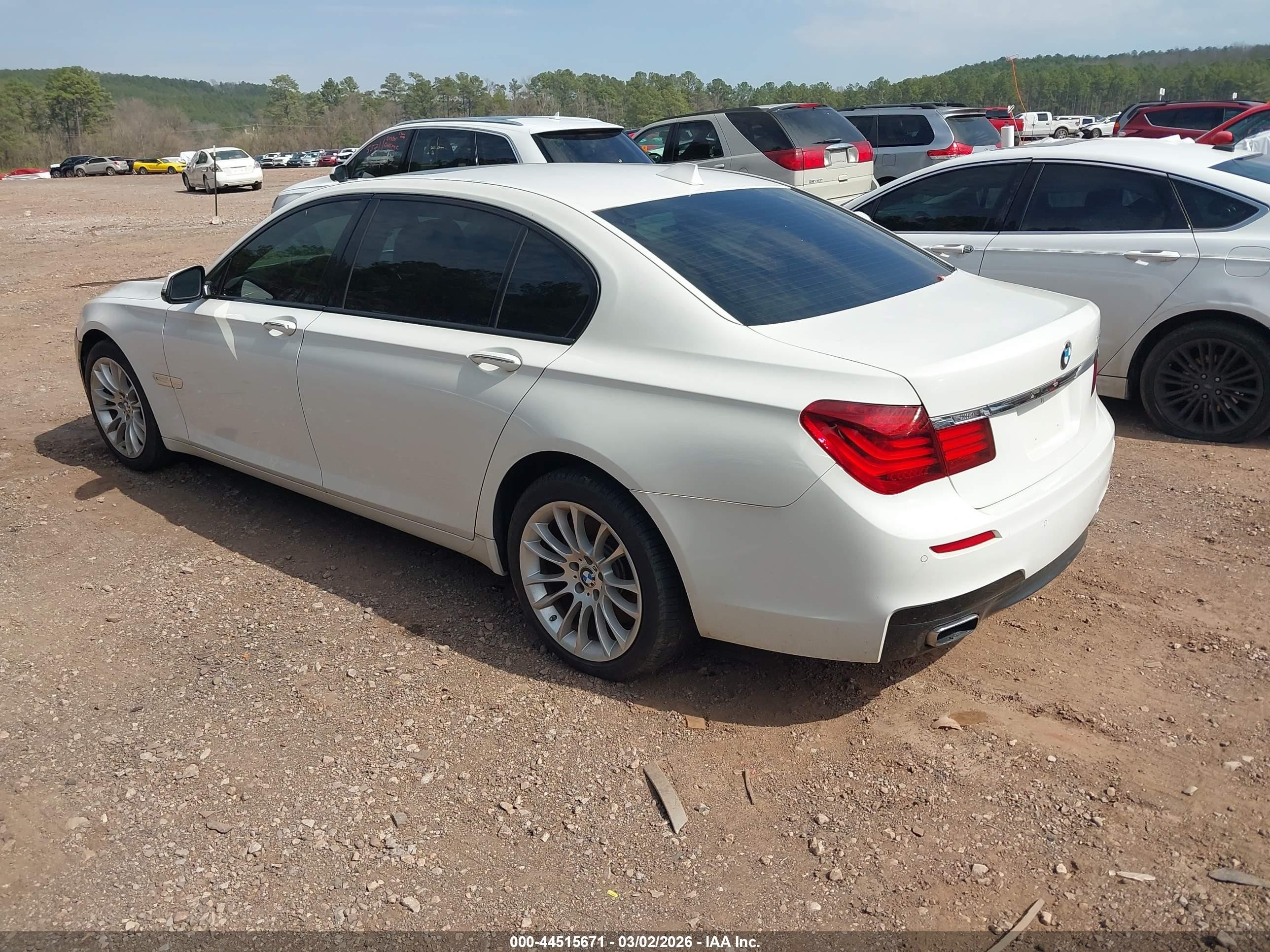 2014 Bmw Alpina B7   Белый vin: WBAYE8C55ED134980