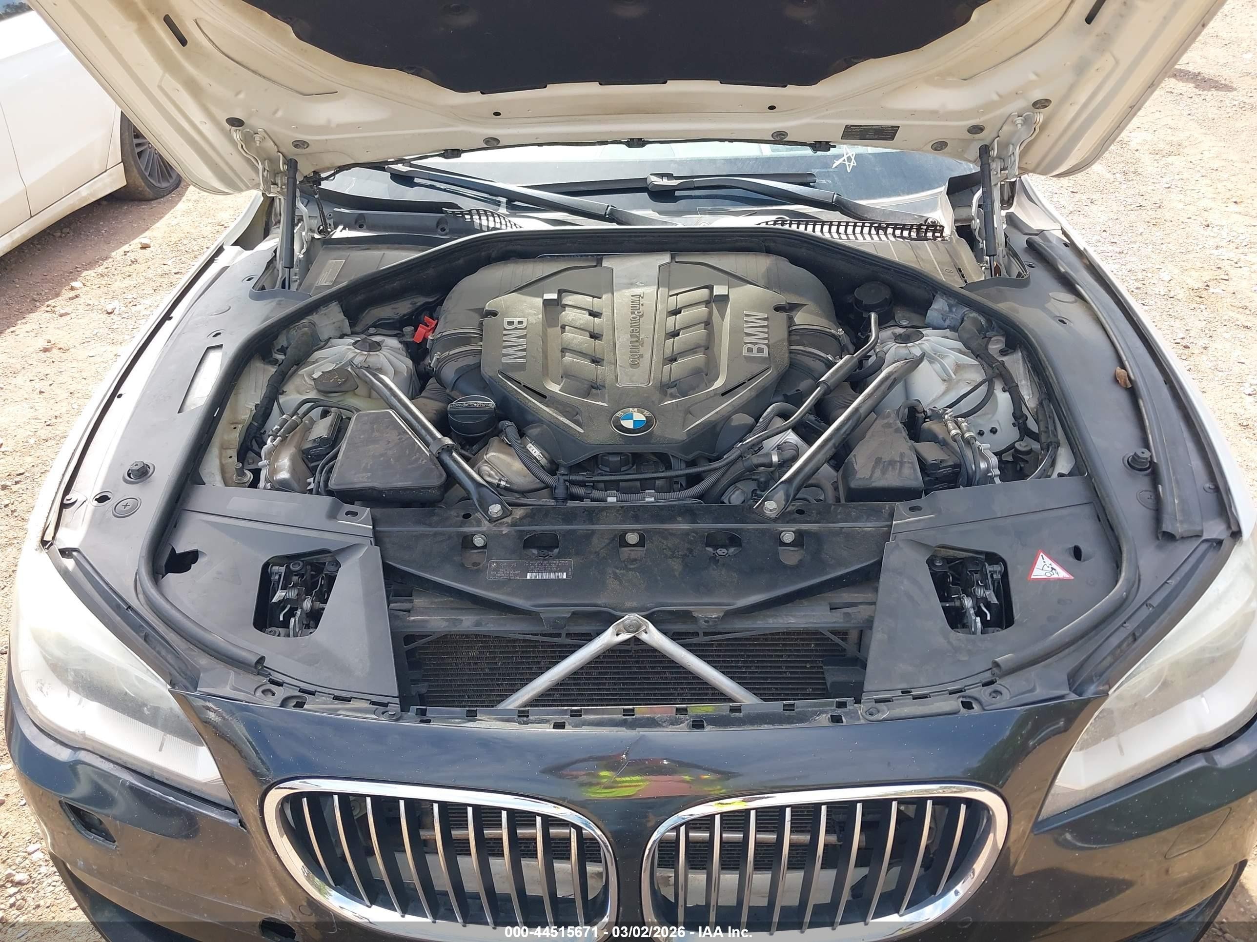 2014 Bmw Alpina B7   Белый vin: WBAYE8C55ED134980