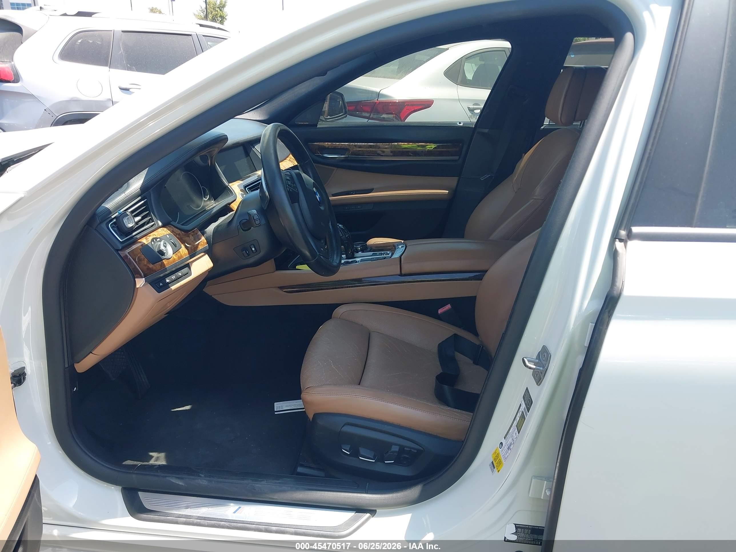 2014 Bmw Alpina B7   White vin: WBAYE8C55ED135403