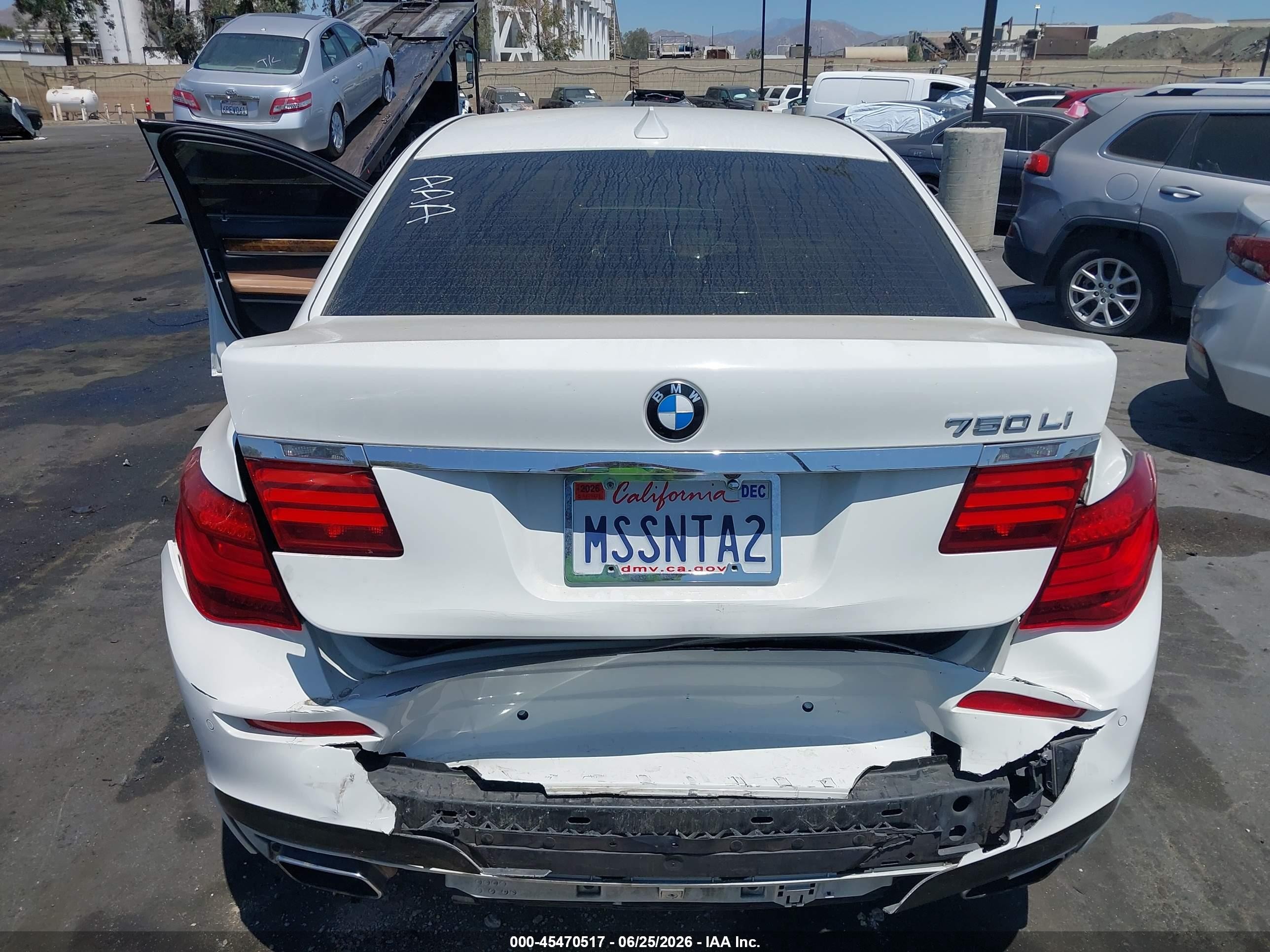 2014 Bmw Alpina B7   White vin: WBAYE8C55ED135403