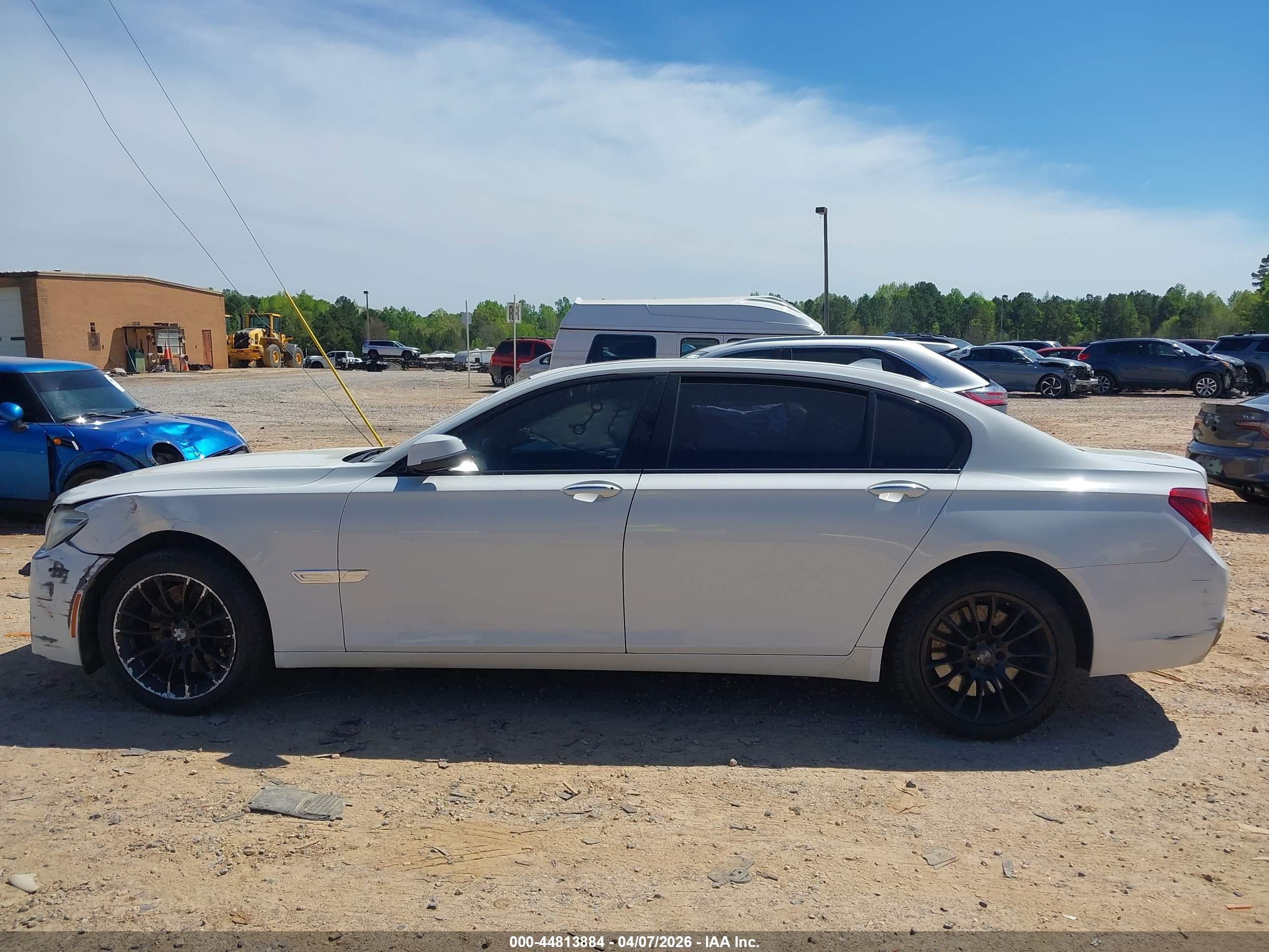 2014 Bmw Alpina B7   White vin: WBAYE8C55ED780214