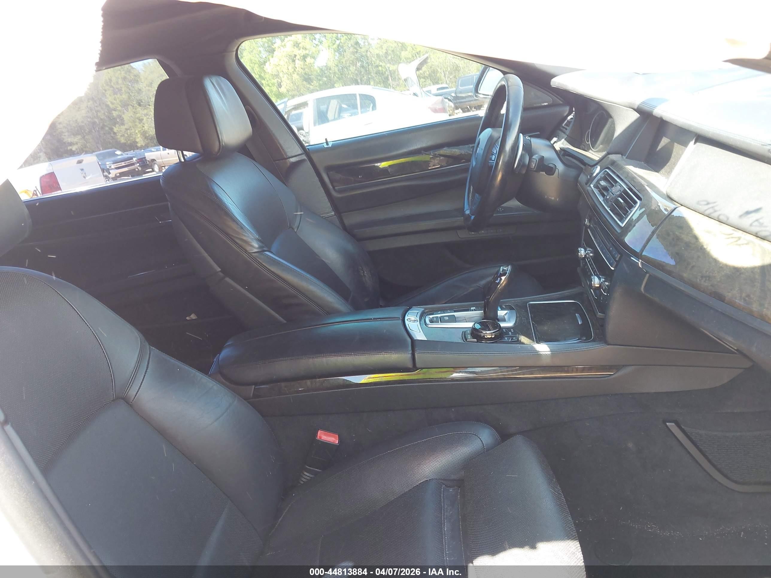 2014 Bmw Alpina B7   White vin: WBAYE8C55ED780214