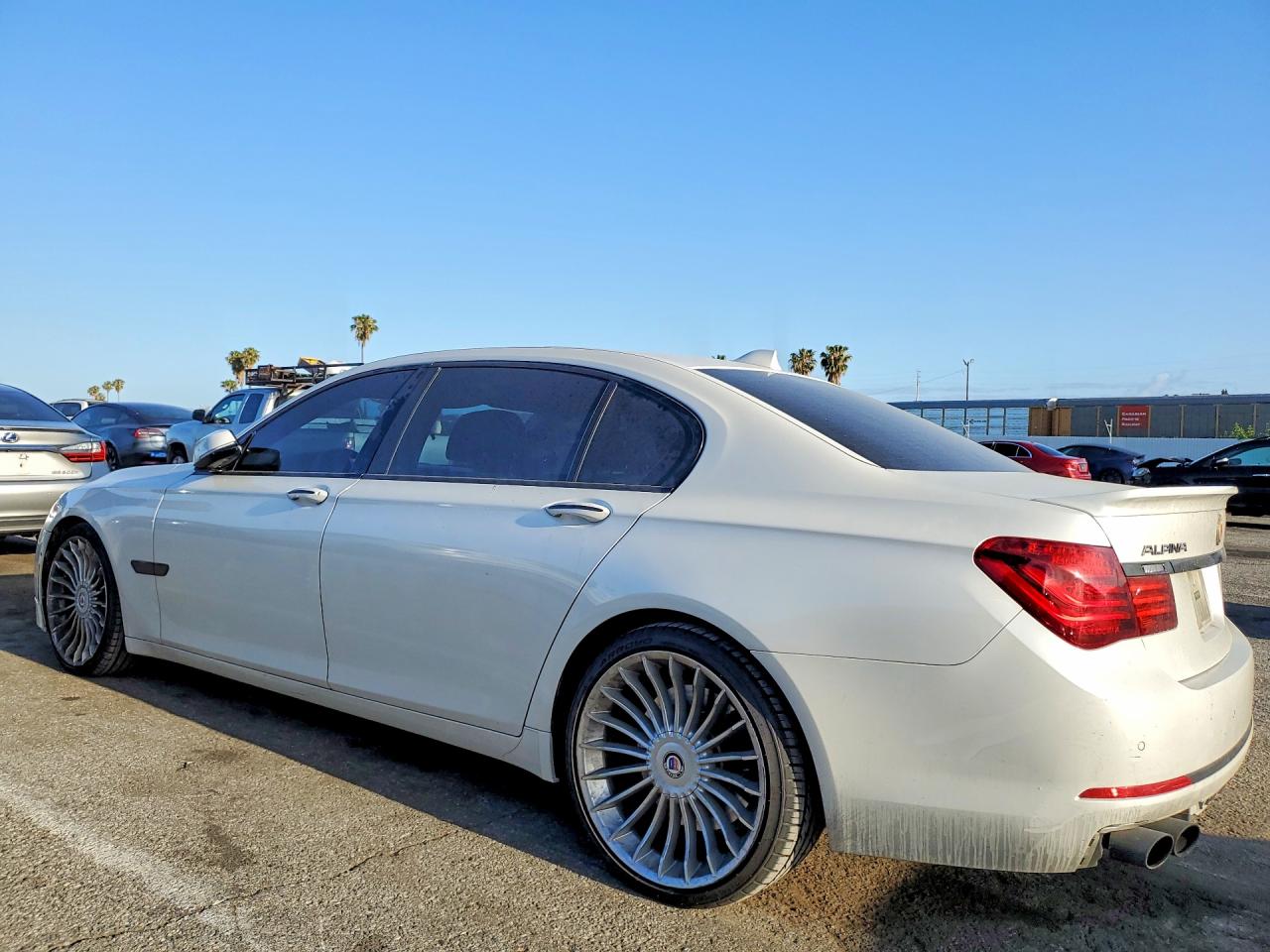 2015 Bmw Alpina B7 Белый vin: WBAYE8C55FD136598