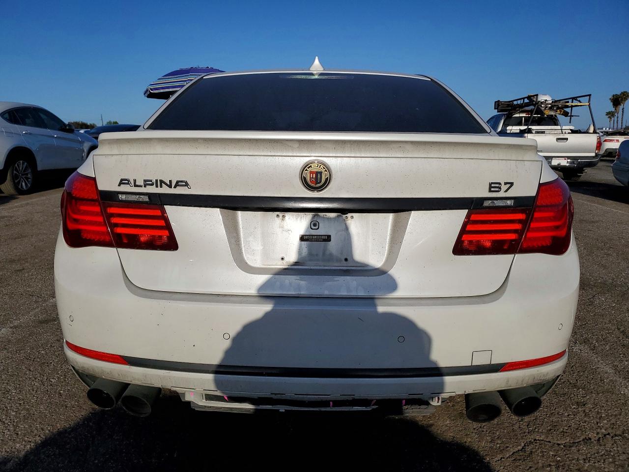 2015 Bmw Alpina B7 Белый vin: WBAYE8C55FD136598