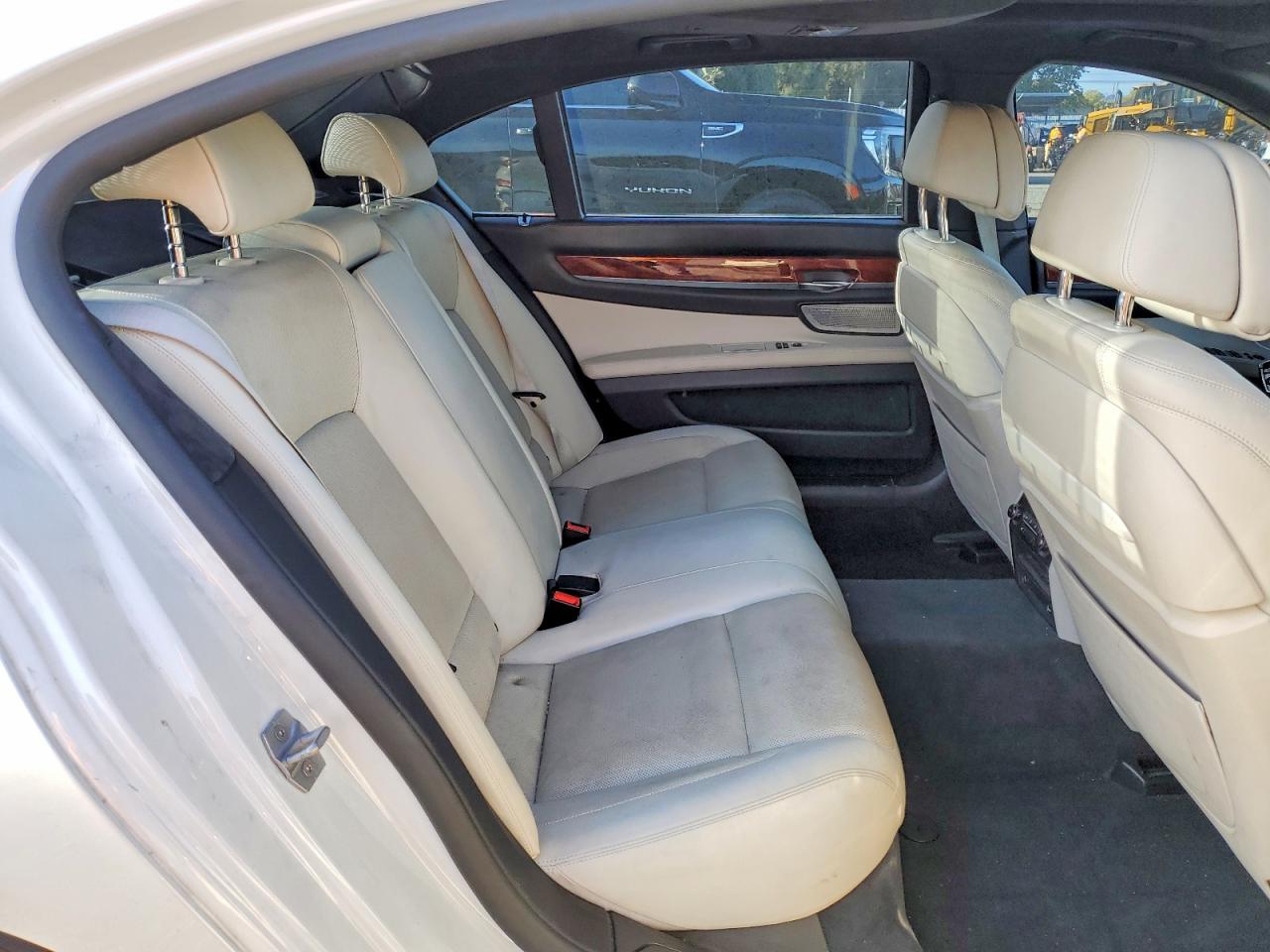 2015 Bmw Alpina B7 Белый vin: WBAYE8C55FD136598